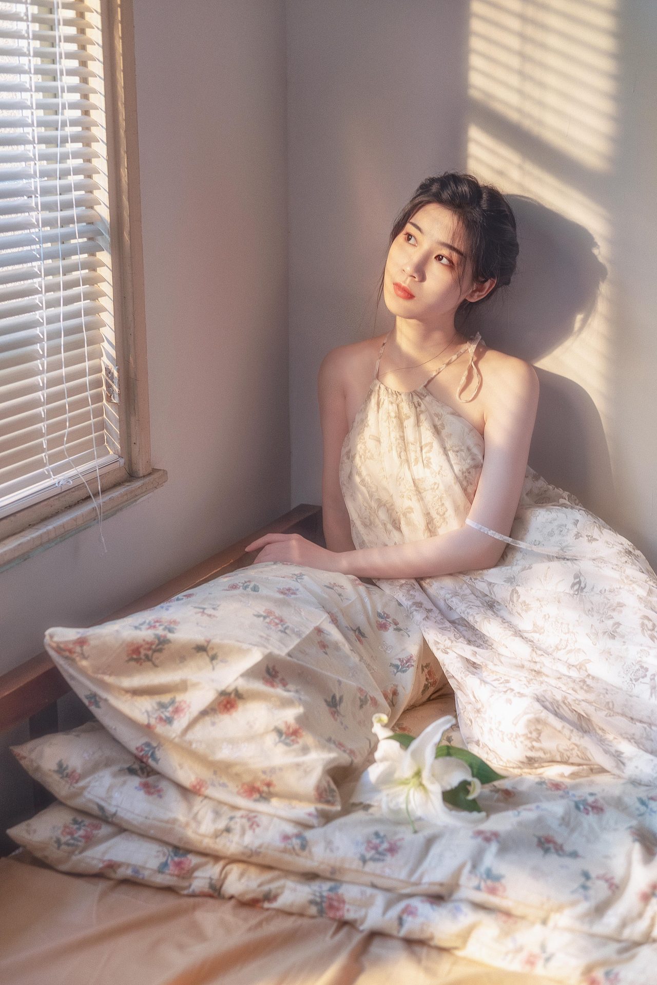 慵懒的假日房间（图ZMzE1MjcyMTEy） - 人像摄影 - 站酷设计师糊涂仙人LEO原创素材 - 站酷ZCOOL