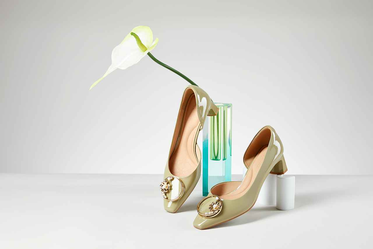 《natursun》女鞋春季静物创意精修图（图ZMjk3NzczMTU2） - 修图/后期 - 站酷设计师KC兔子原创素材 - 站酷ZCOOL