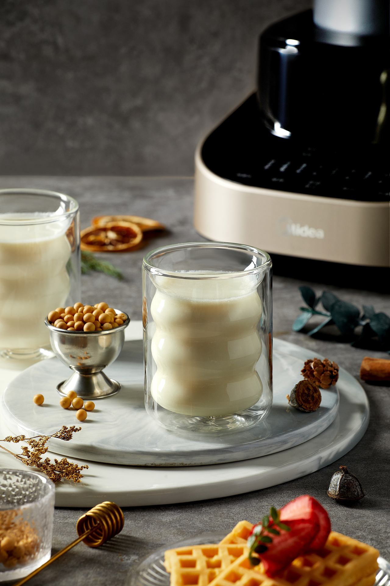 电商详情页:暖冬佳品-静音破壁机|vico&美的