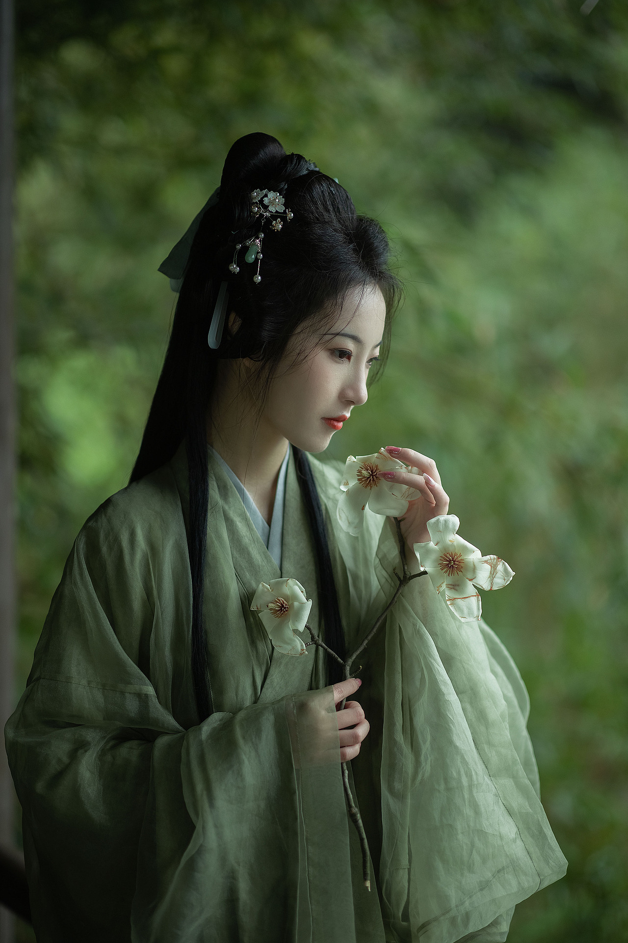 绿意晓声浓