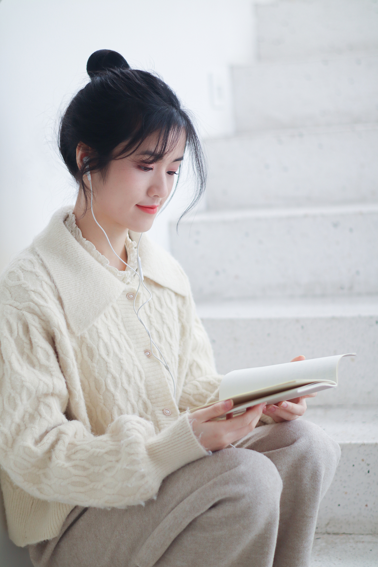 純白#創(chuàng)作加油站#（圖ZMzE0NjYwOTQ4） - 人像攝影 - 站酷設(shè)計(jì)師今尋本尋Kairos原創(chuàng)素材 - 站酷ZCOOL