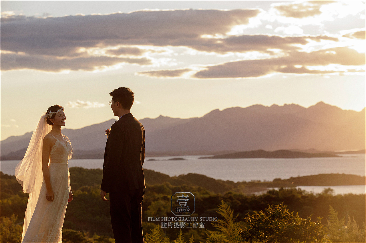 在北京，轻松拍出山顶电影氛围感婚纱照！（图ZMzE4ODgwMTgw） - 人像摄影 - 站酷设计师壹HOME摄影工作室原创素材 - 站酷ZCOOL