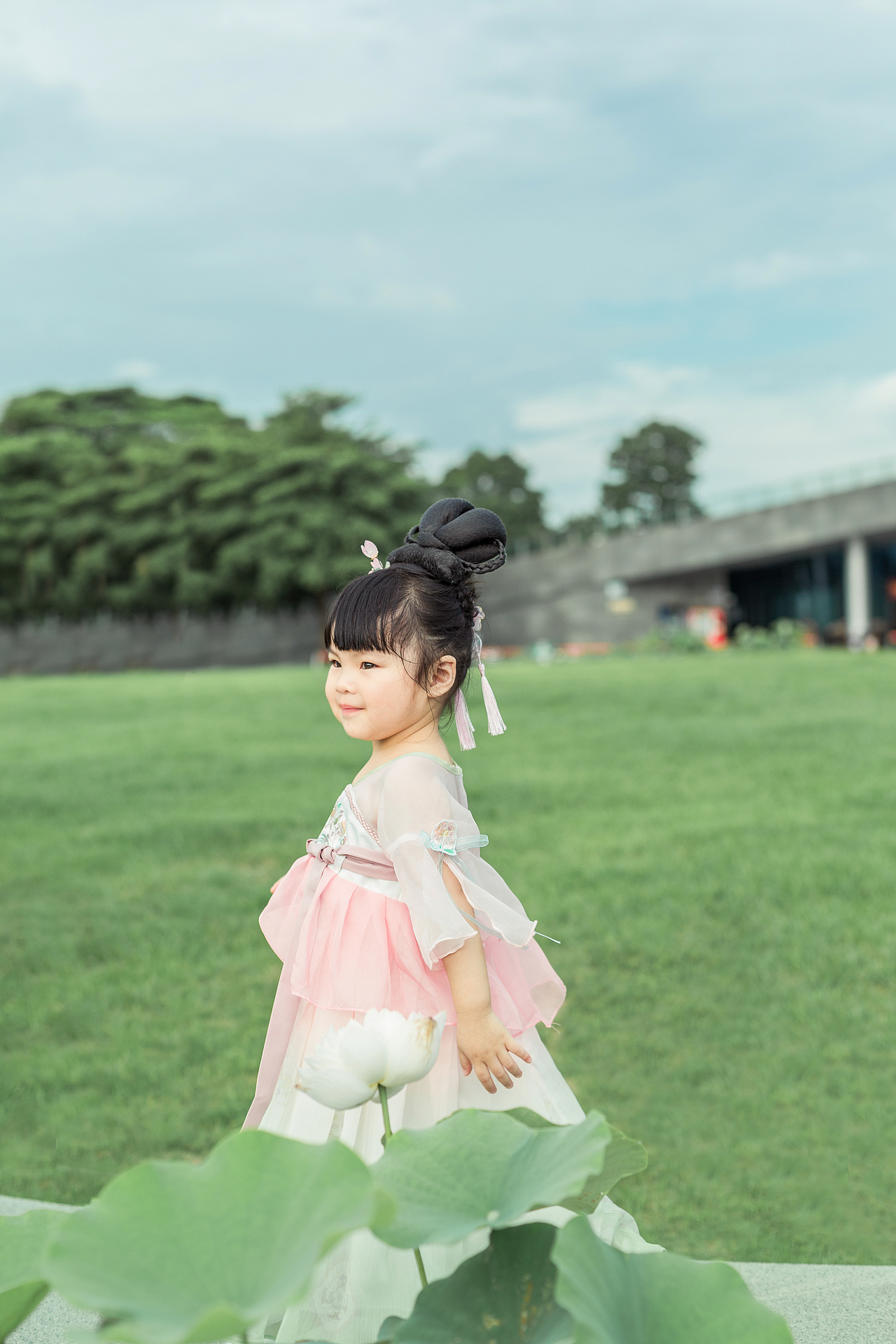 夏日荷花精灵（图ZMzQ0MDAzNDY4） - 人像摄影 - 站酷设计师脱缰的小今原创素材 - 站酷ZCOOL