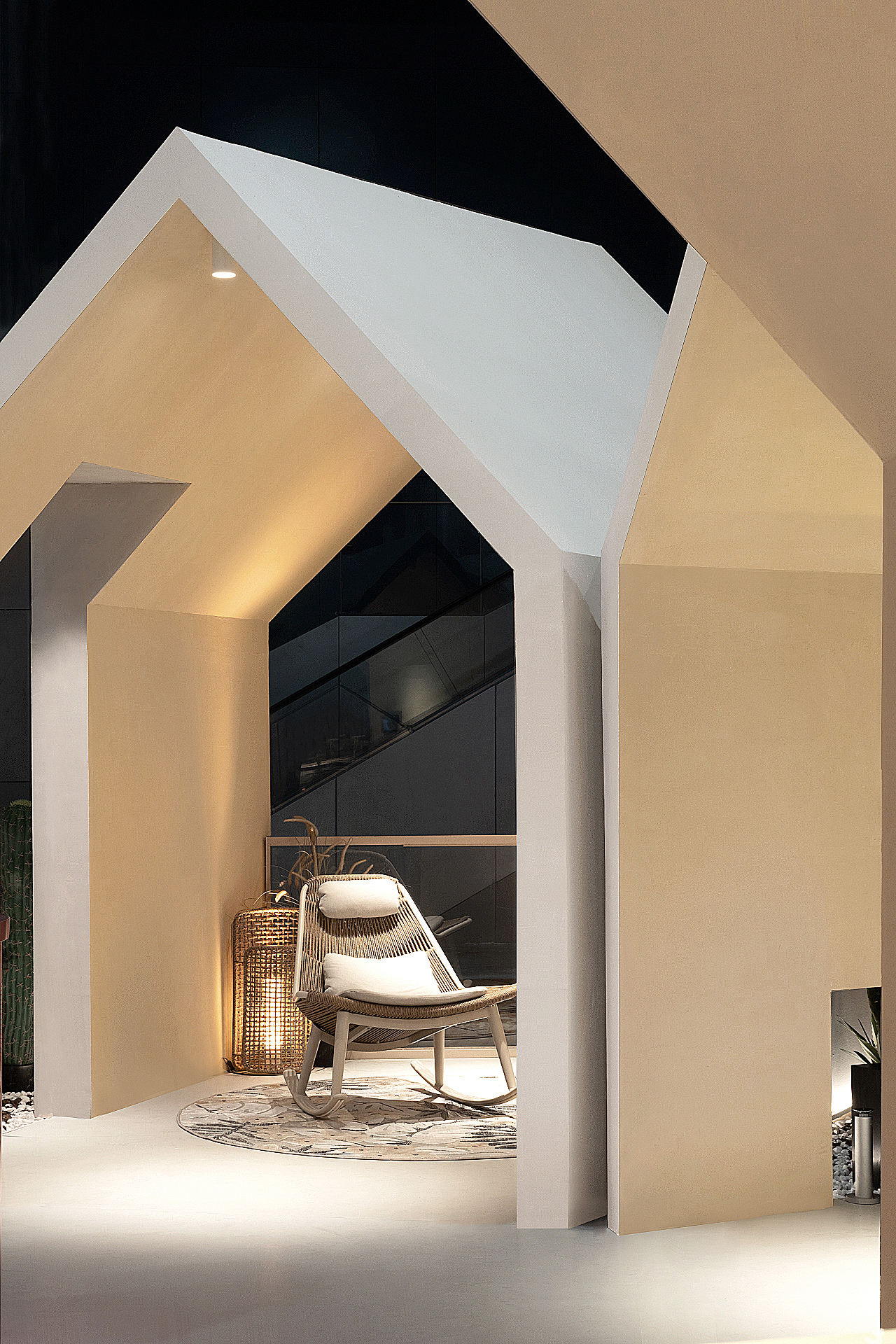 「亚帝之花」联名展览