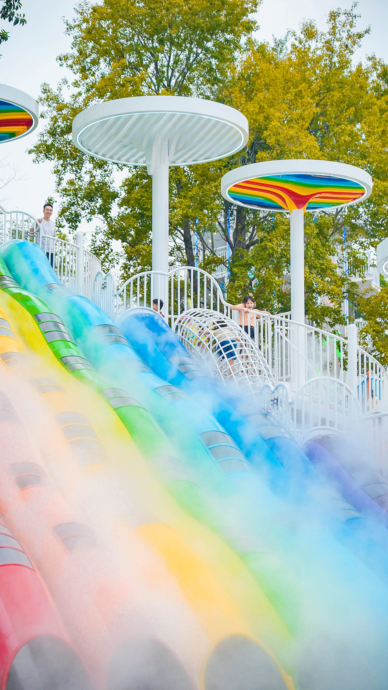 七彩滑滑梯，快乐蹦蹦床；桂城虽云乐，梦幻最童心（图ZMzIyNzYyNzI0） - 建筑/空间 - 站酷设计师体游集团原创素材 - 站酷ZCOOL