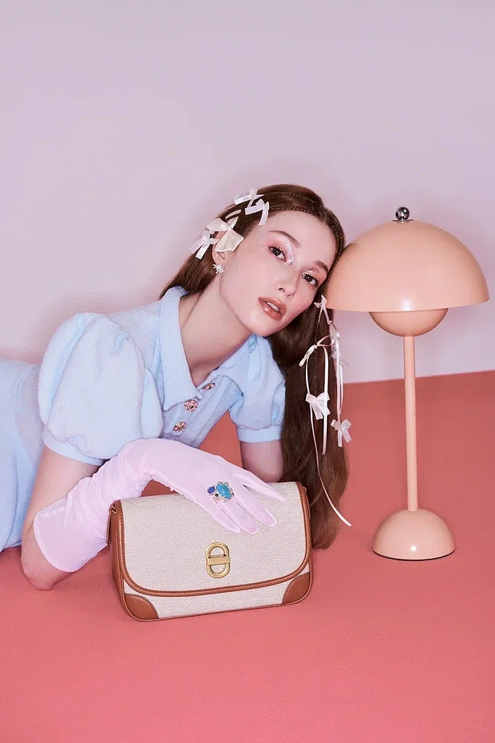 高级感女模 外国模特 女装模特 红发模特 清冷感成熟（图ZMzY3NDc4Njk2） - 人像摄影 - 站酷设计师星辰模特经纪原创素材 - 站酷ZCOOL