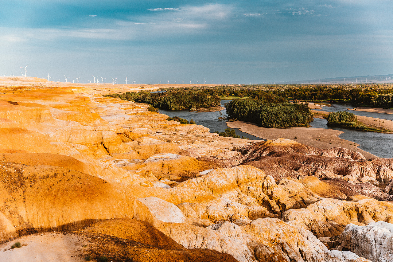 新疆-五彩滩