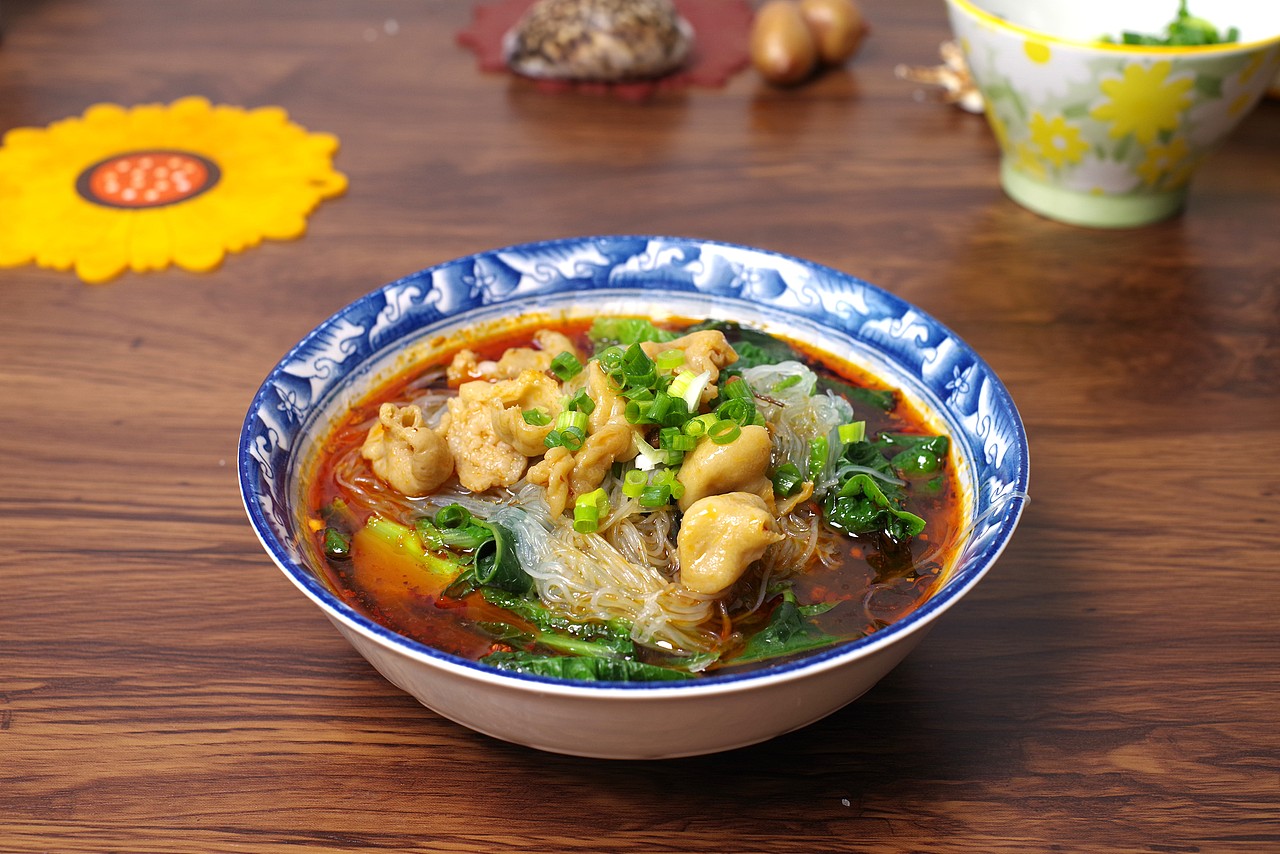 赶云南大集,看稀奇,食爆浆肥肠