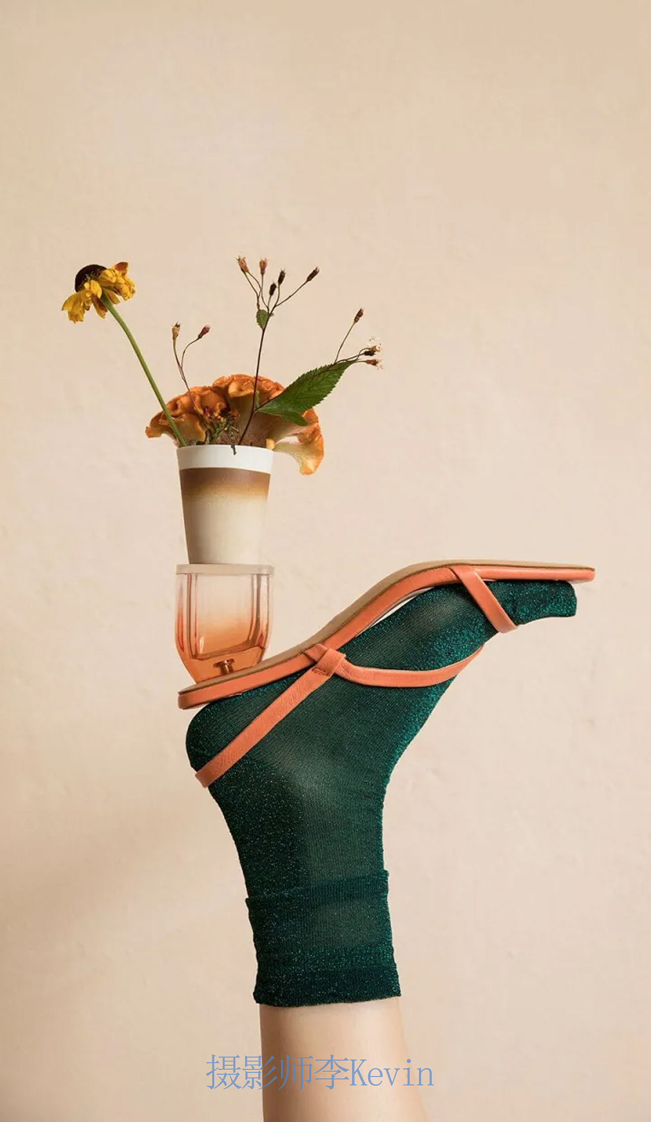 时尚创意女鞋拍摄（图ZMzIyMjExNDc2） - 产品摄影 - 站酷设计师摄影师李Kevin原创素材 - 站酷ZCOOL