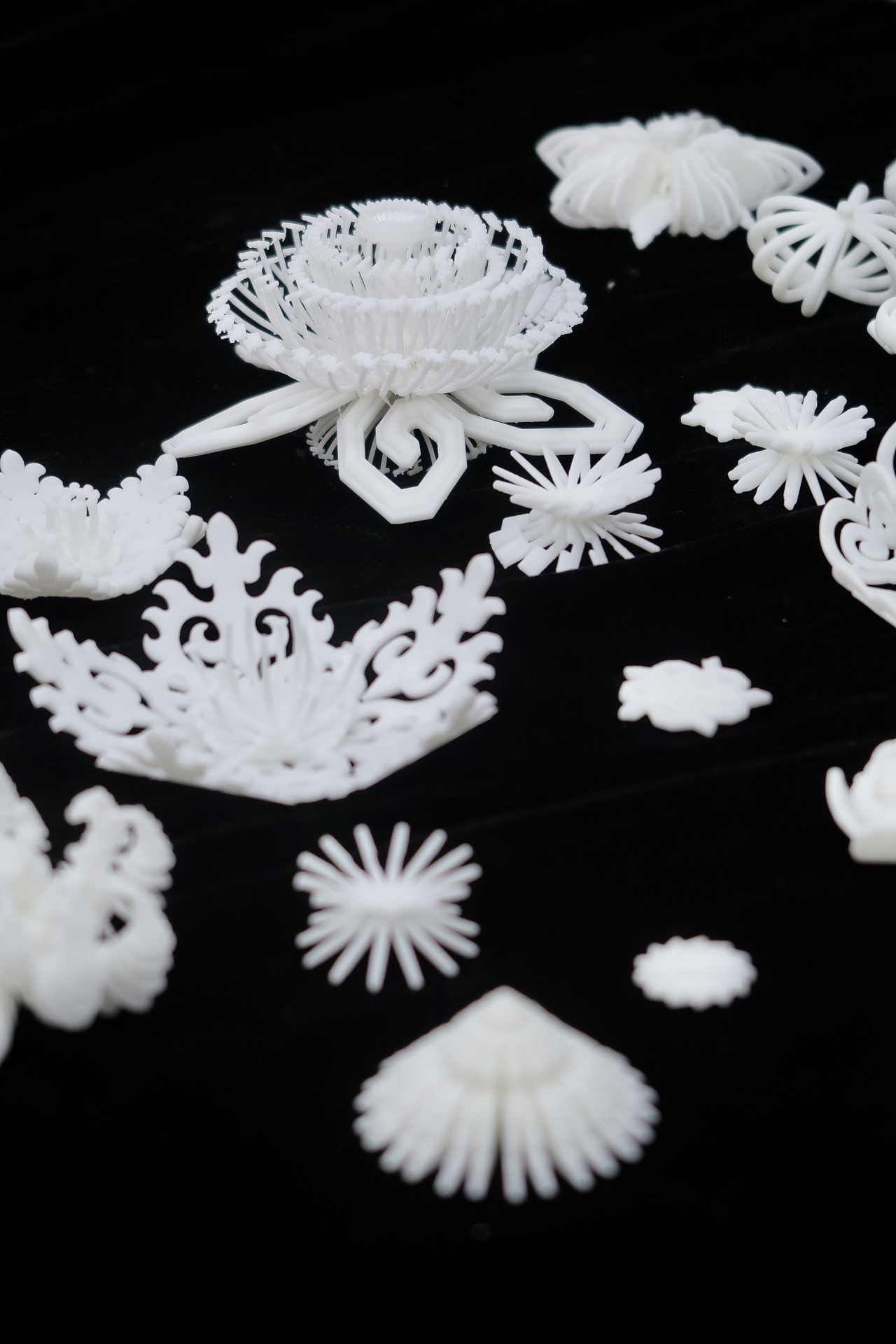 虚拟生境数字花园3.0-彝族刺绣纹样非遗再生（图ZMzQwMzEzODYw） - 人物/生物 - 站酷设计师汀一白YANA原创素材 - 站酷ZCOOL