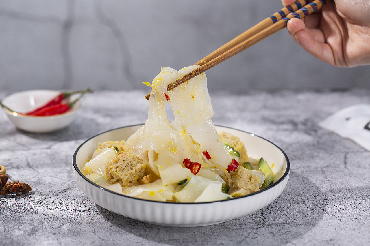 蛮夫极客魔芋凉皮