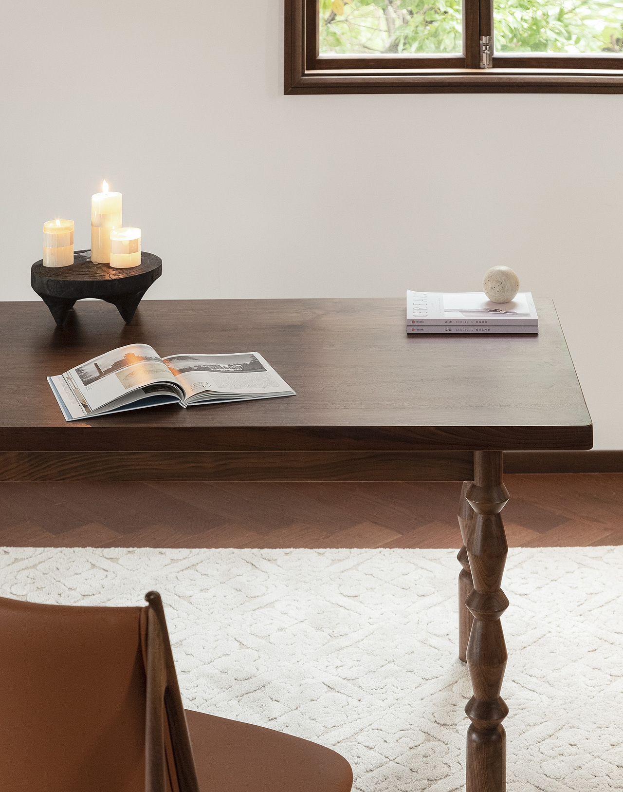 家居摄影-工作台 | 黑胡桃复古家具视觉呈现