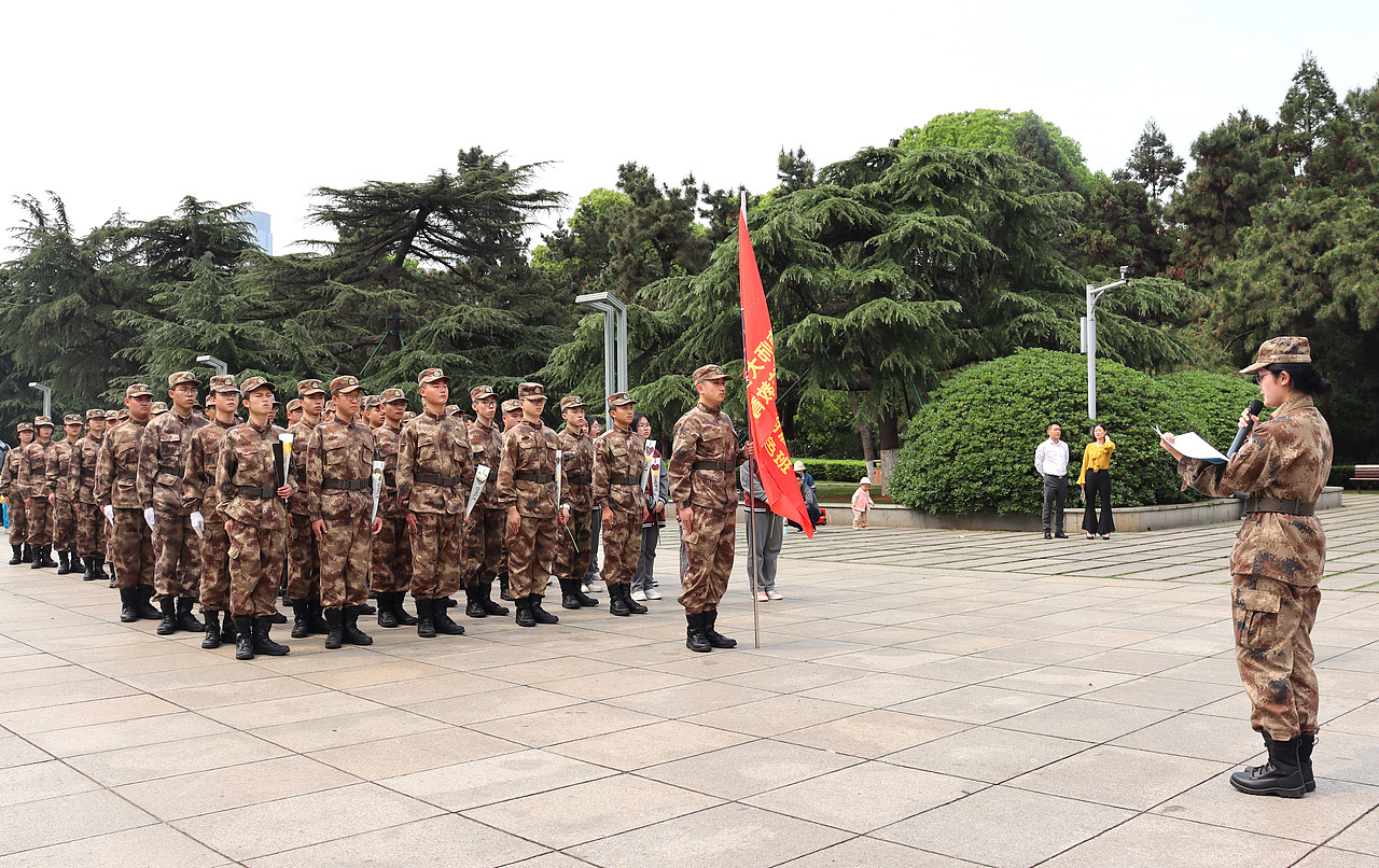 湖南师大二附中国防教育特色班清明主题教育活动