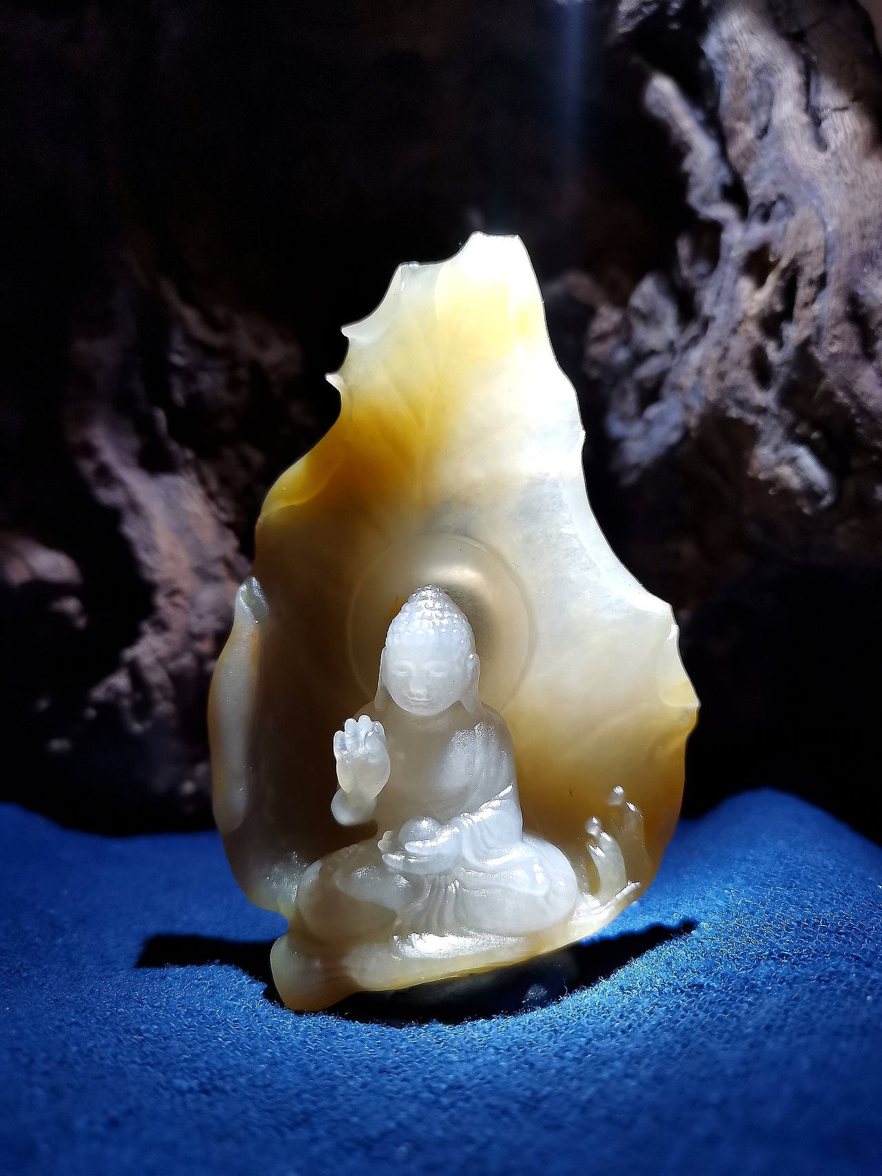 金丝玉冻光料一叶一菩提佛祖西域玉雕大师许像元作品