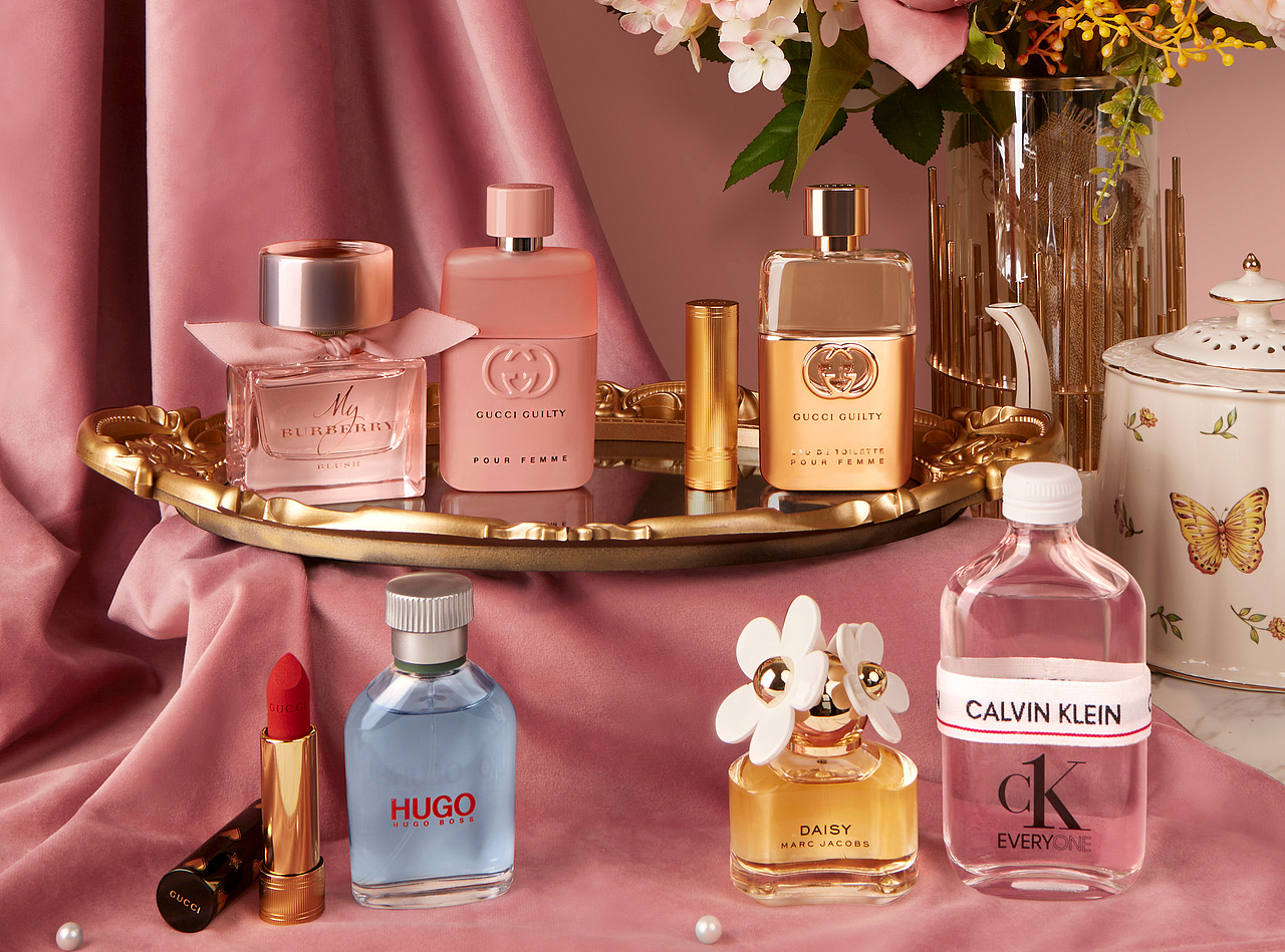 BURBERRY GUCCI组合拍摄（图ZMzA0NDM5MDQw） - 产品摄影 - 站酷设计师CarinaJia原创素材 - 站酷ZCOOL