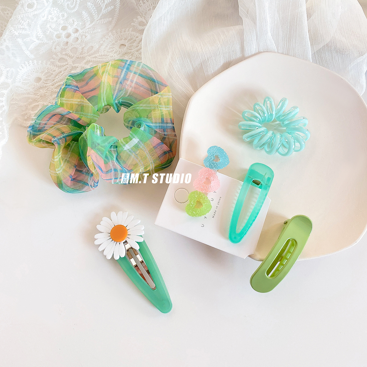 发饰发夹边夹发圈发饰静物图ins小清新风格摄影（图ZMzM1MDgwMTUy） - 人像摄影 - 站酷设计师麦图商业摄影原创素材 - 站酷ZCOOL