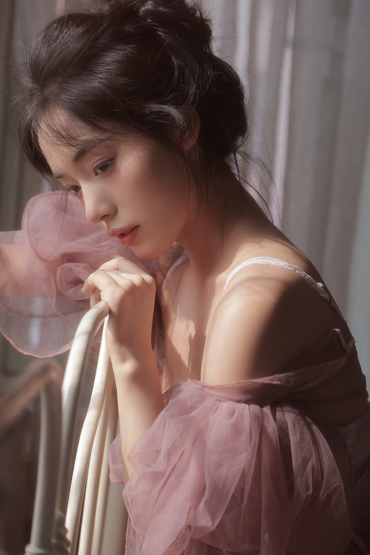 Rosa 粉色的雾（图ZMzI2NDUzMjMy） - 人像摄影 - 站酷设计师摄影师徐弯弯原创素材 - 站酷ZCOOL