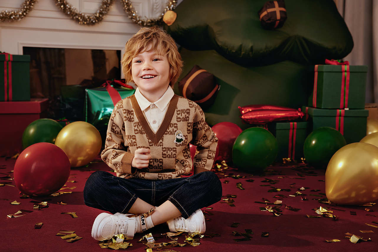 童装品牌形象圣诞系列｜巴拉巴拉balabala（图ZMzI2NjI5NzQw） - 人像摄影 - 站酷设计师TMOSTKIDS原创素材 - 站酷ZCOOL