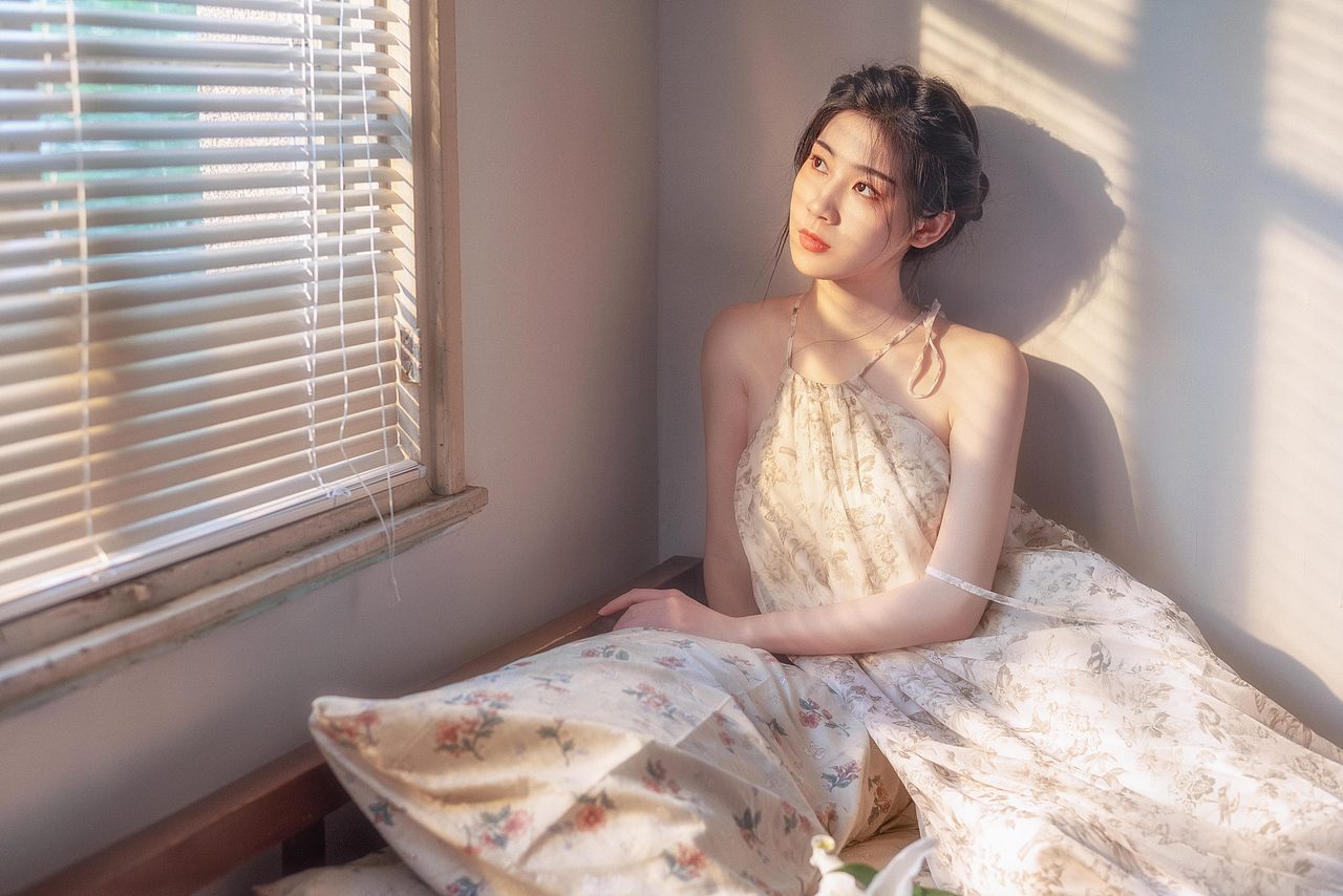 慵懒的假日房间（图ZMzE1MjcyMTE2） - 人像摄影 - 站酷设计师糊涂仙人LEO原创素材 - 站酷ZCOOL