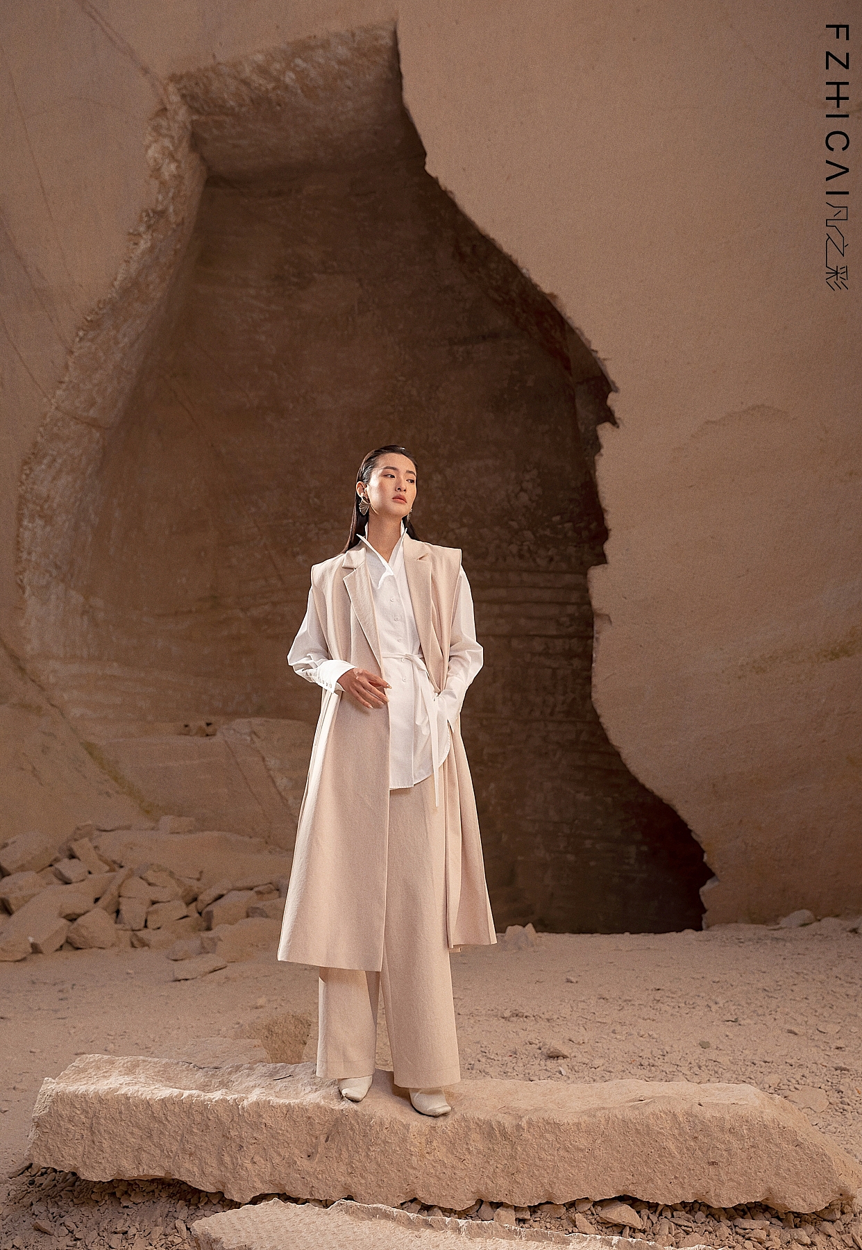 杭州商业摄影/岩洞里拍摄春装大片