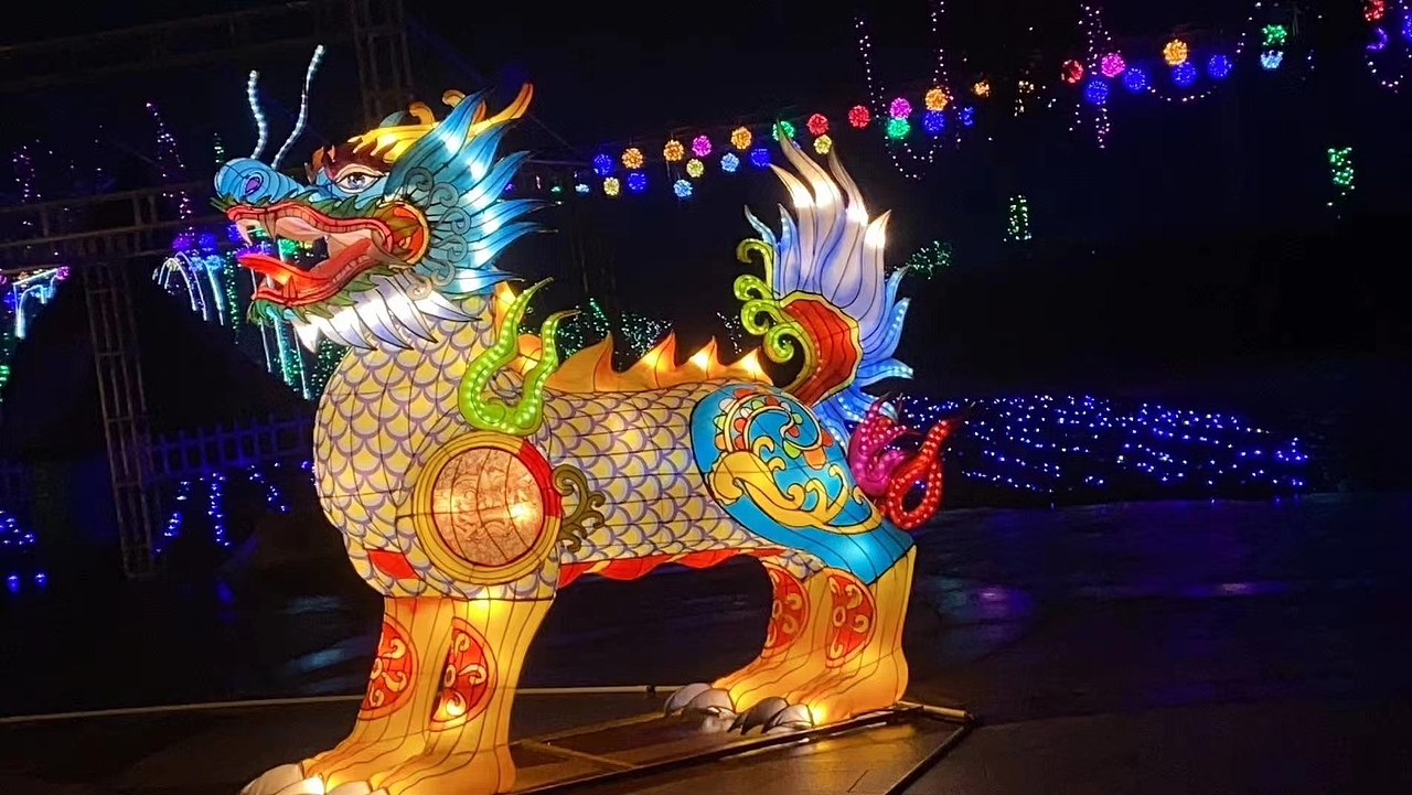 花灯彩灯制作源头厂家（图ZMzY5NzcwOTEy） - 海报 - 站酷设计师创美达灯光美陈原创素材 - 站酷ZCOOL