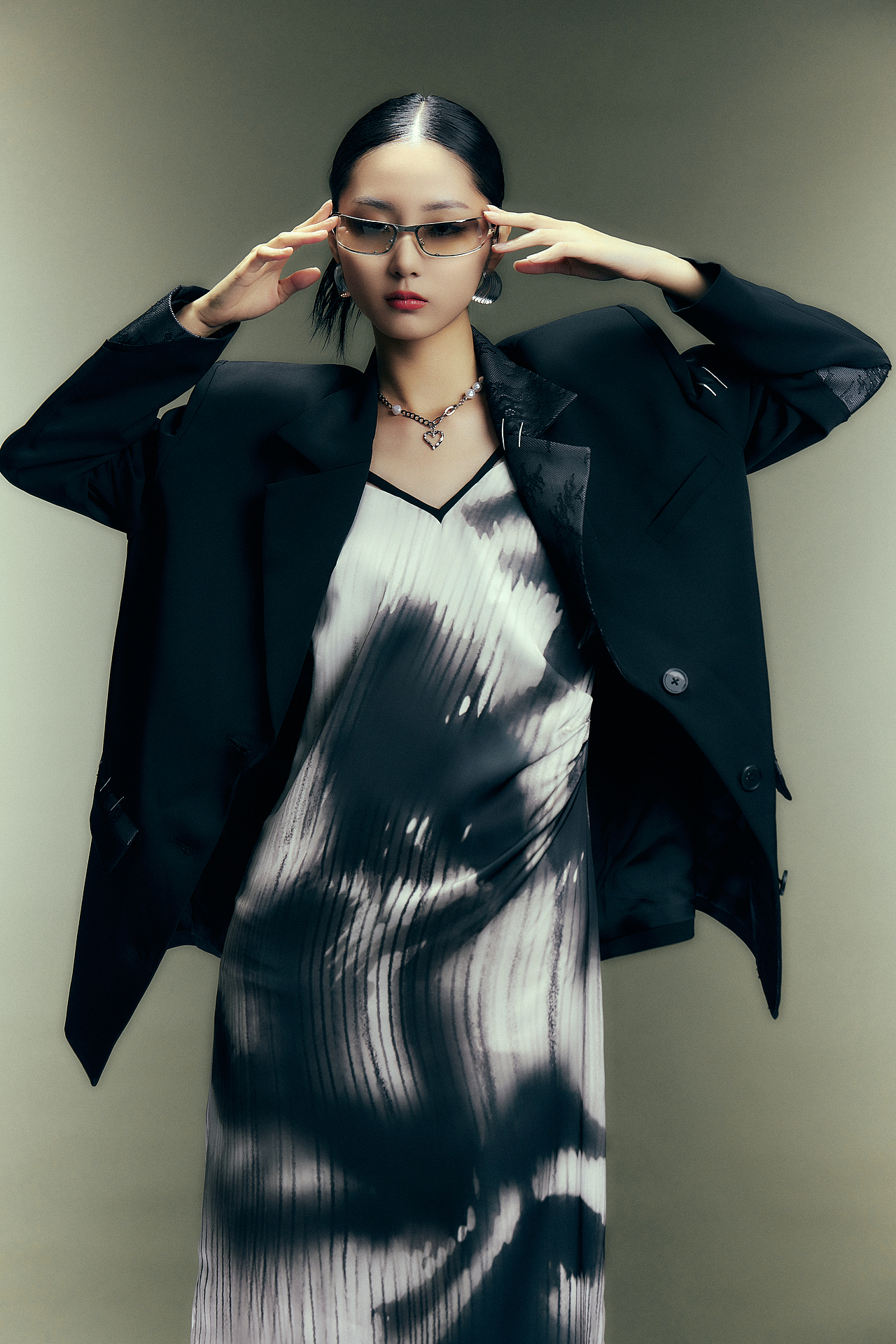 模卡拍摄｜新中式时尚大片/商业摄影（图ZMzQwODE5NzA4） - 时尚/艺术摄影 - 站酷设计师无限光制商业摄影原创素材 - 站酷ZCOOL