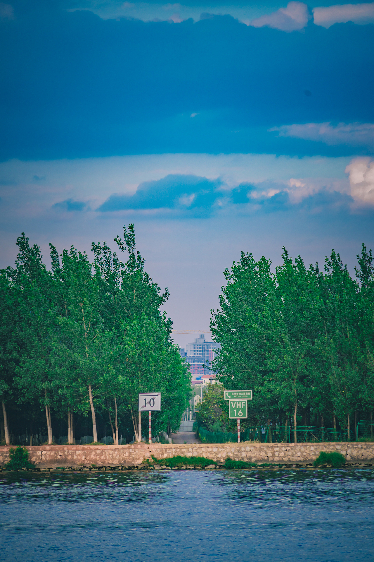 昆明西山，鸟瞰、建筑、风景、夕阳、晚霞（图ZMzQ5MTE0NTEy） - 人像摄影 - 站酷设计师雕道原创素材 - 站酷ZCOOL
