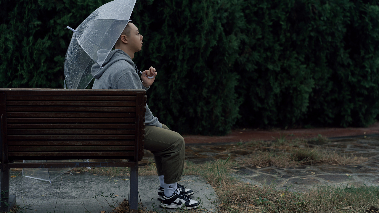 只有阴天会懂。