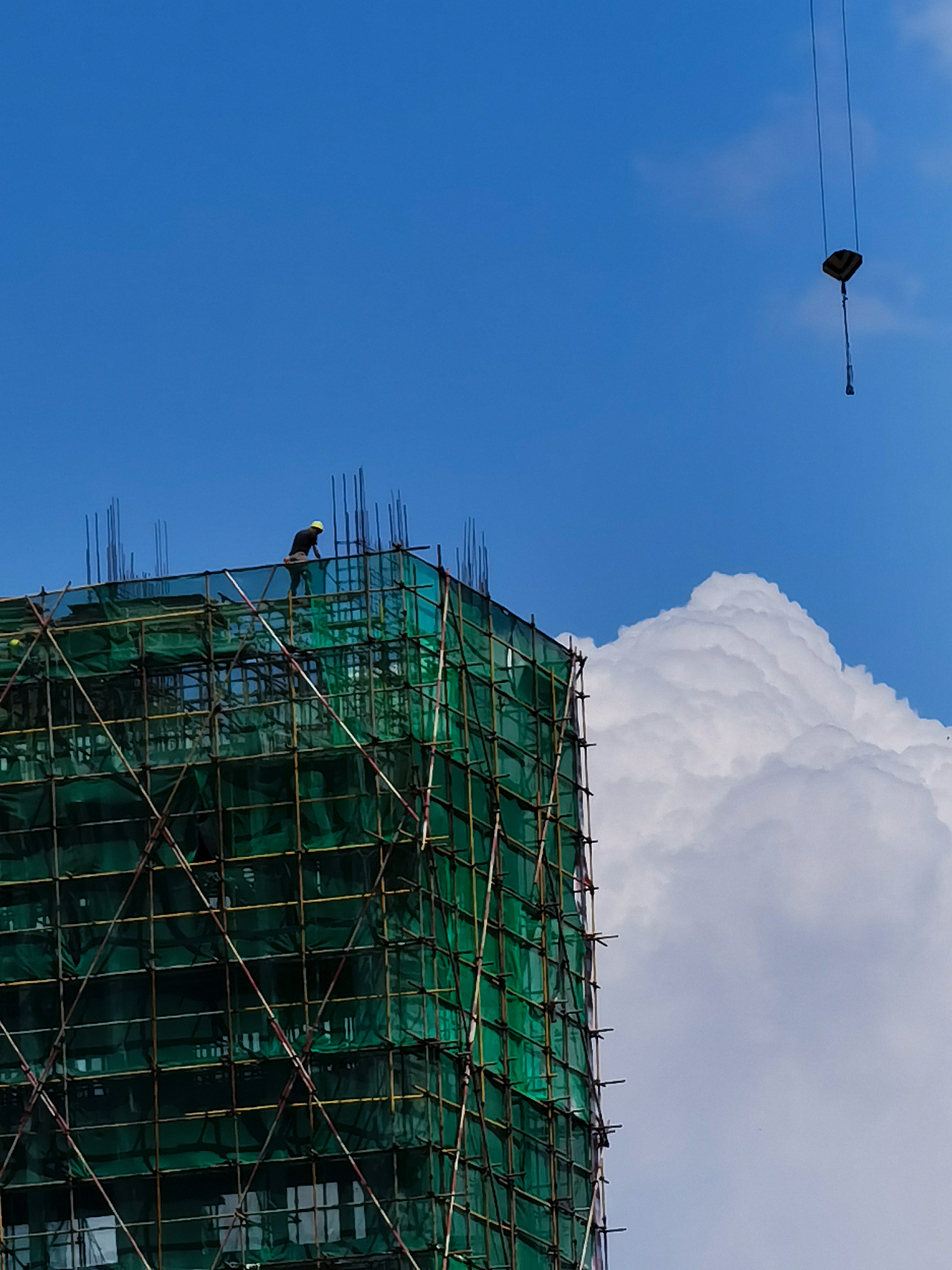 他在云的前面（图ZMjk5OTY0MzM2） - 风光摄影 - 站酷设计师谭葳蕤原创素材 - 站酷ZCOOL