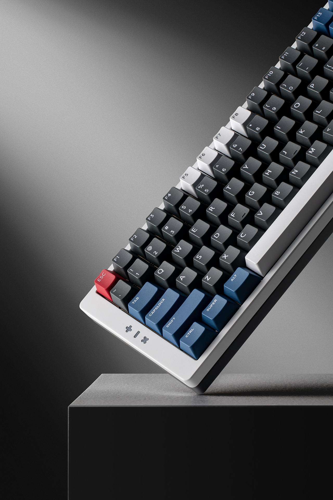 iQunix SUPER系列 1+1=TKL 平面拍摄（图ZMzY4NTM2OTQw） - 产品摄影 - 站酷设计师什么傻狗id原创素材 - 站酷ZCOOL