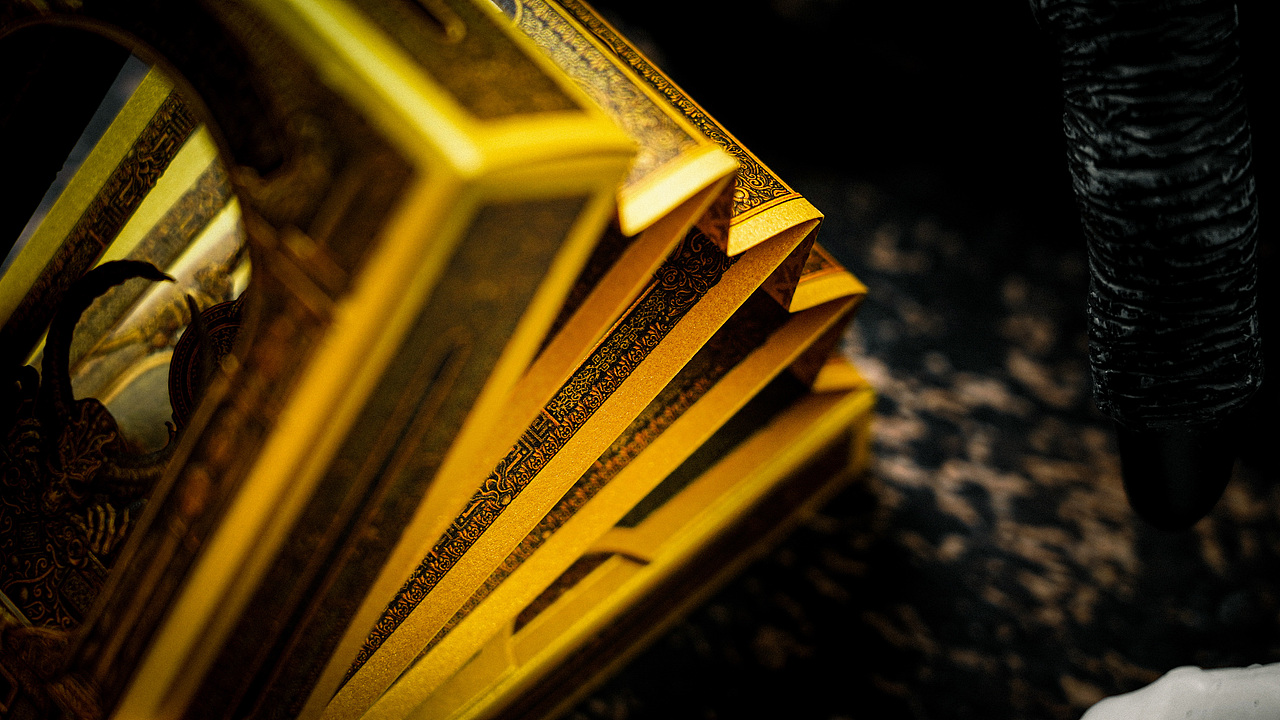 Devildom 恶魔收藏纸牌扑克皮盒木盒套装设计（图ZMzQyMjI0MTQ0） - 包装 - 站酷设计师ARK方舟扑克原创素材 - 站酷ZCOOL