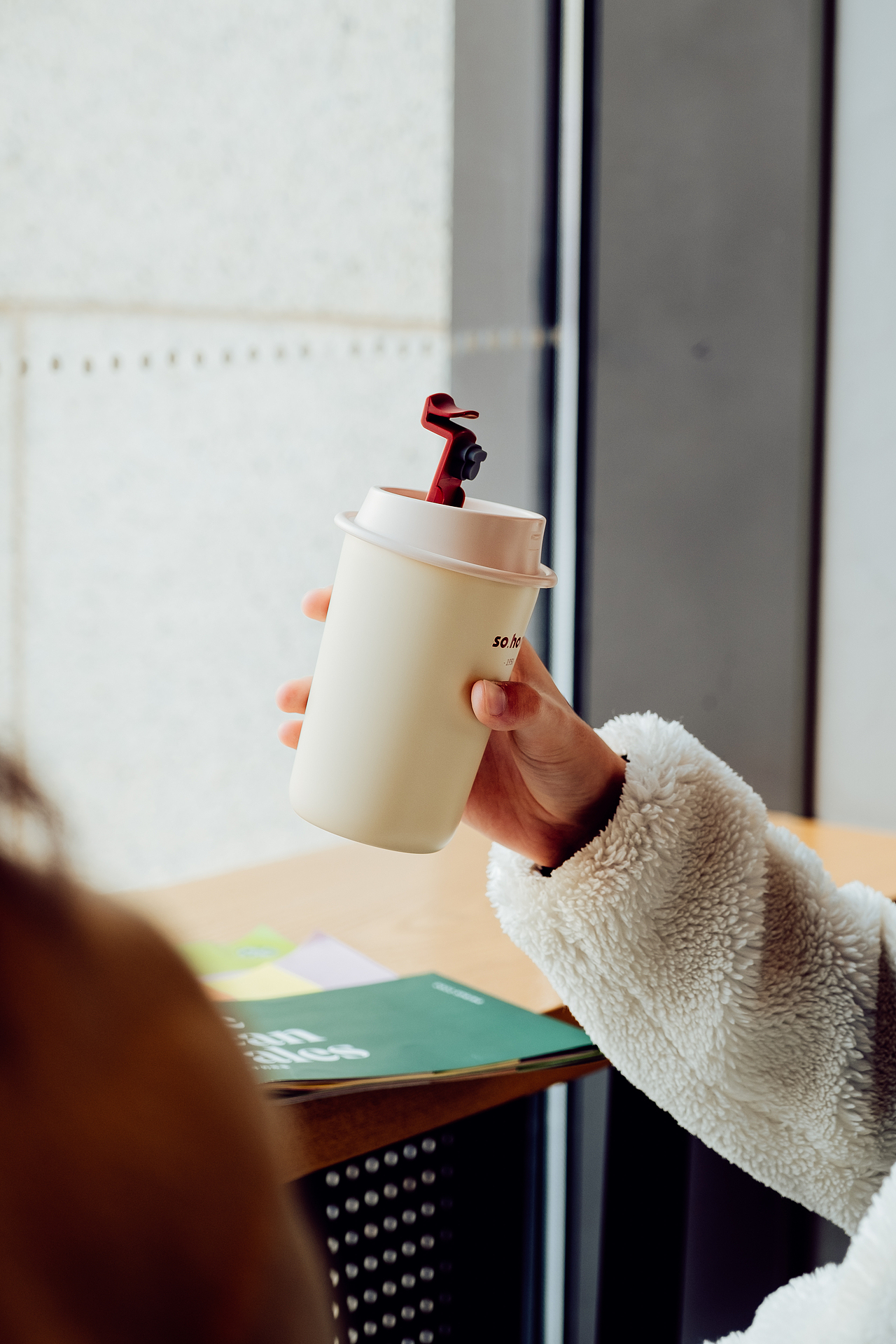 保温杯咖啡杯拍摄（图ZMzMzMzAxMDA0） - 产品摄影 - 站酷设计师鲸鱼papa原创素材 - 站酷ZCOOL