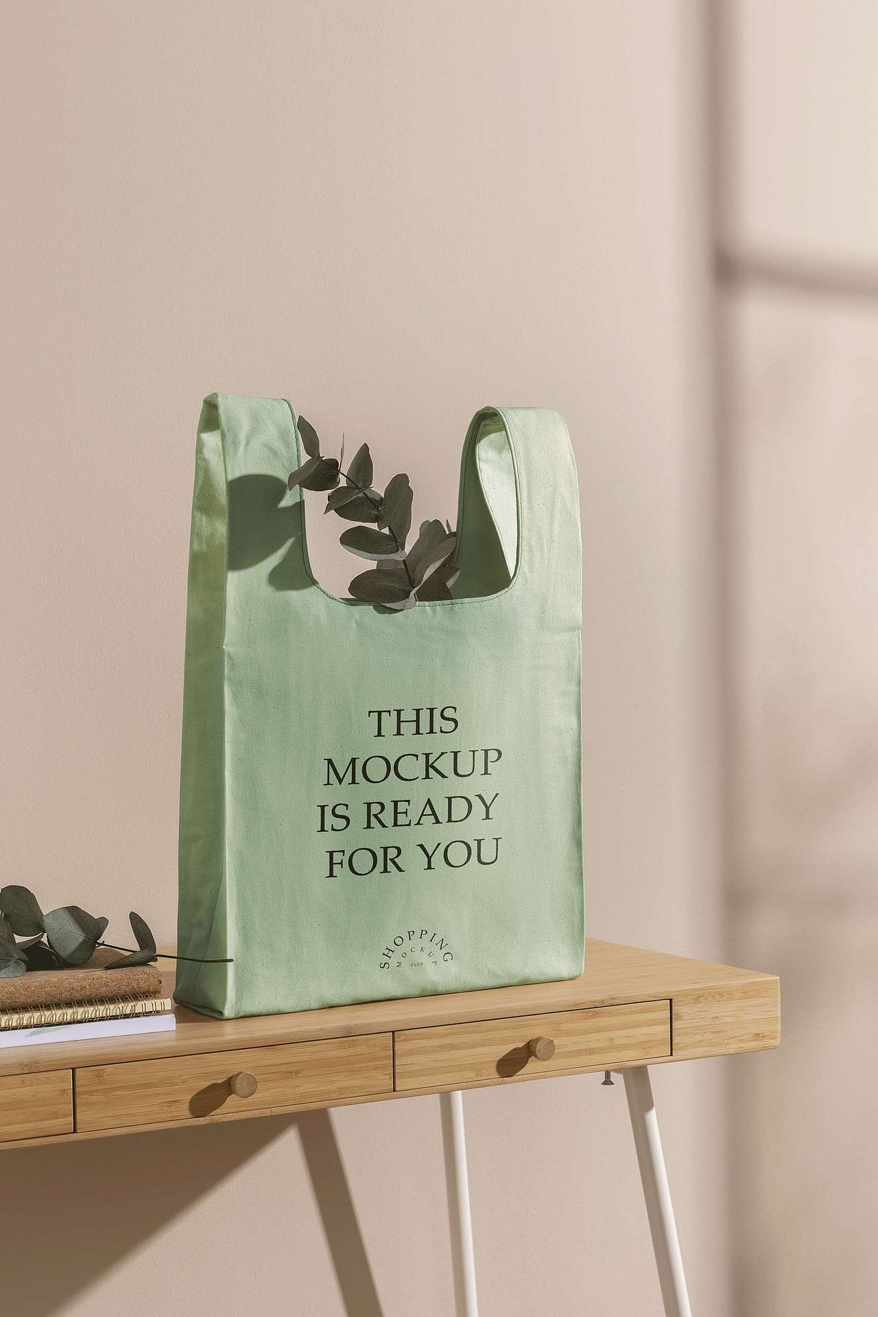 素材分享|手提帆布袋设计展示VI场景智能贴图样机下载