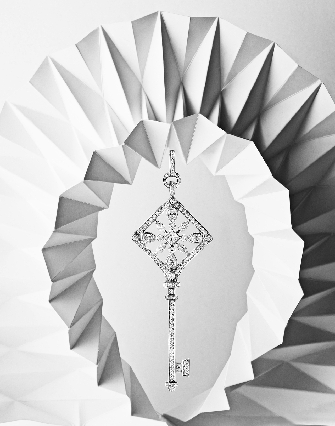 时尚芭莎（图ZMzU5ODgxNTY4） - 修图/后期 - 站酷设计师商业修图师潘天意原创素材 - 站酷ZCOOL