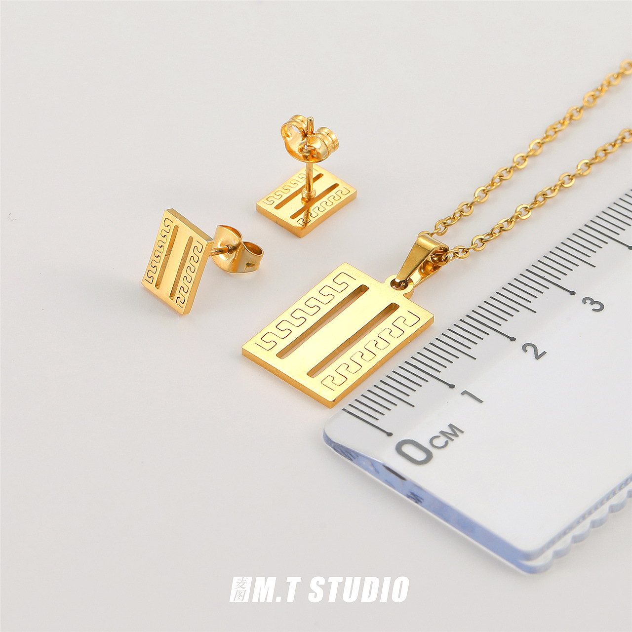 阿里巴巴首饰钛钢饰品静物图娼妓那个图拍摄（图ZMzY0NTQ2MTky） - 产品摄影 - 站酷设计师麦图商业摄影原创素材 - 站酷ZCOOL