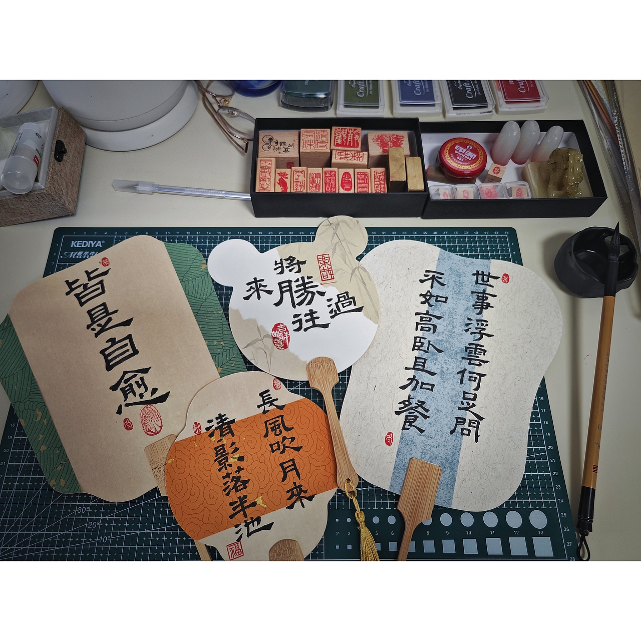 2023年的部分手写书法团扇