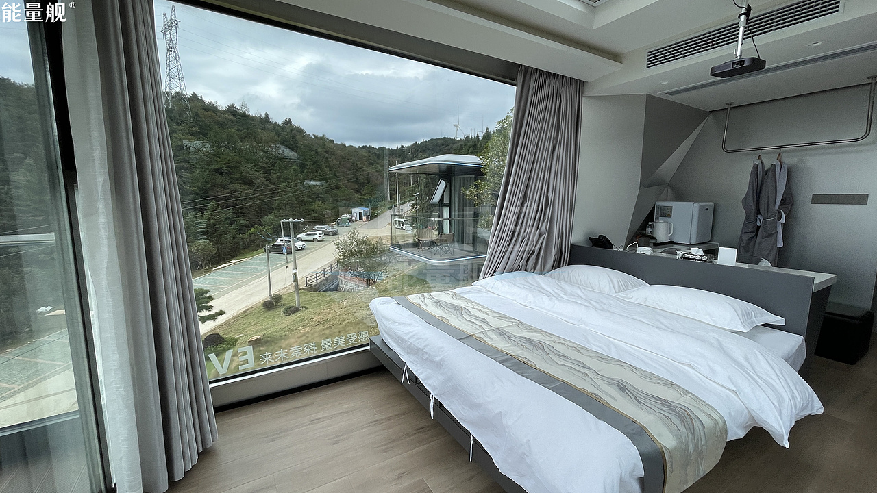 年轻人买房不如买野奢可移动太空舱不想住了还能开民宿