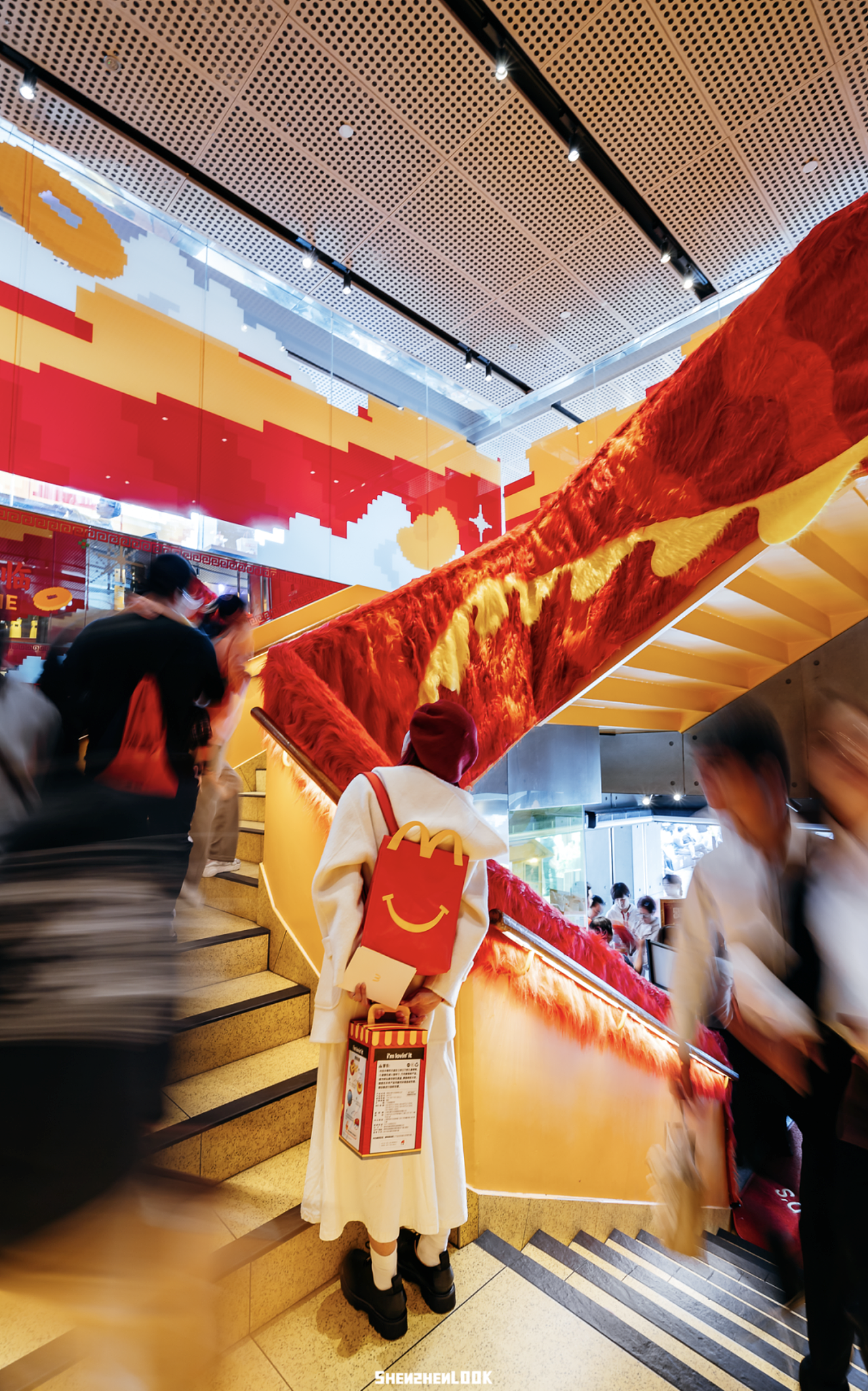 2024麦当劳光华餐厅“麦龙龙”｜NYGDESIGN（图ZMzYyNTg4MTgw） - 商业空间设计 - 站酷设计师NYGDESIGN原创素材 - 站酷ZCOOL