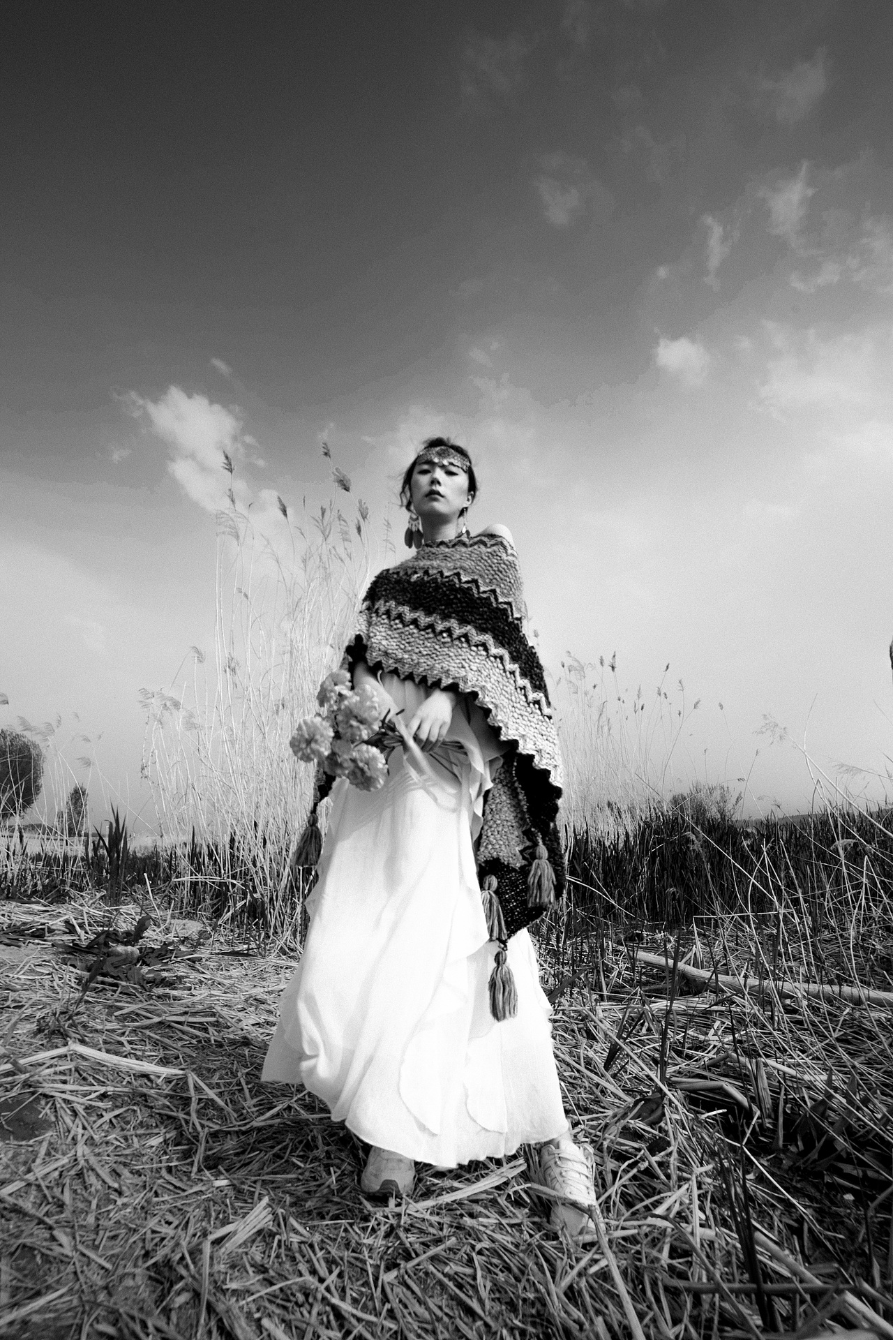 黑白色的“春”（图ZMzY2NjY0MDg0） - 人像摄影 - 站酷设计师A摄影师Jason原创素材 - 站酷ZCOOL