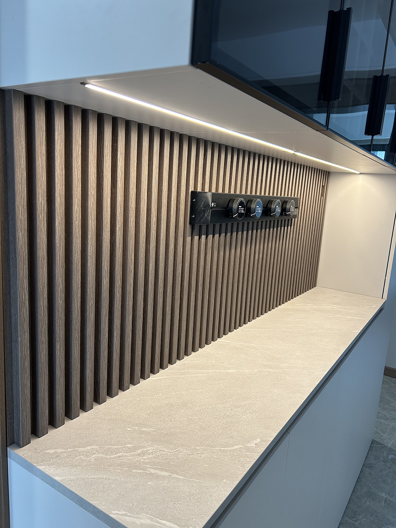 爱格U705+H1379落地效果