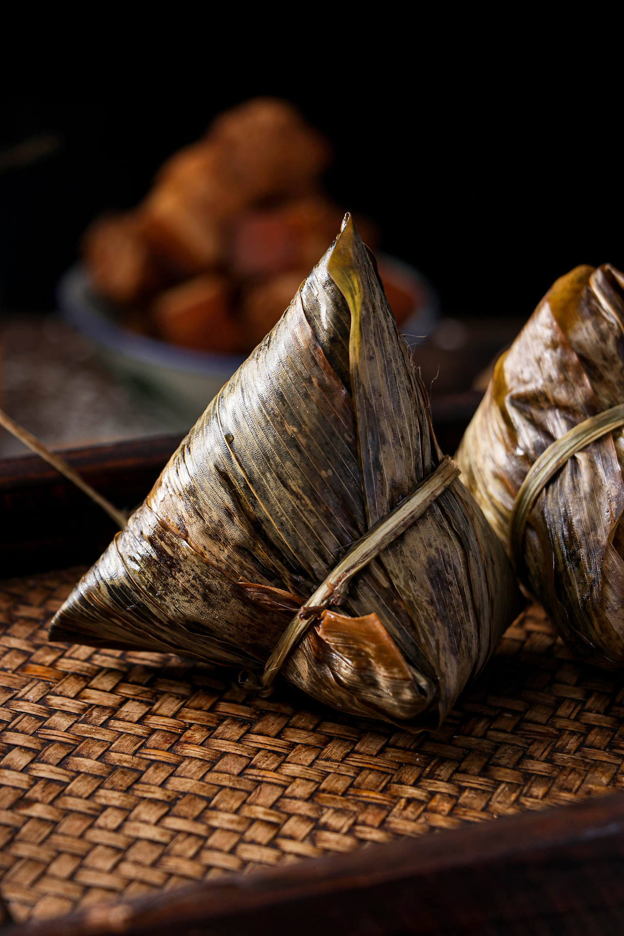 闽南福建烧肉粽粽子 传统新鲜蛋黄烧肉粽鲍鱼海鲜粽子