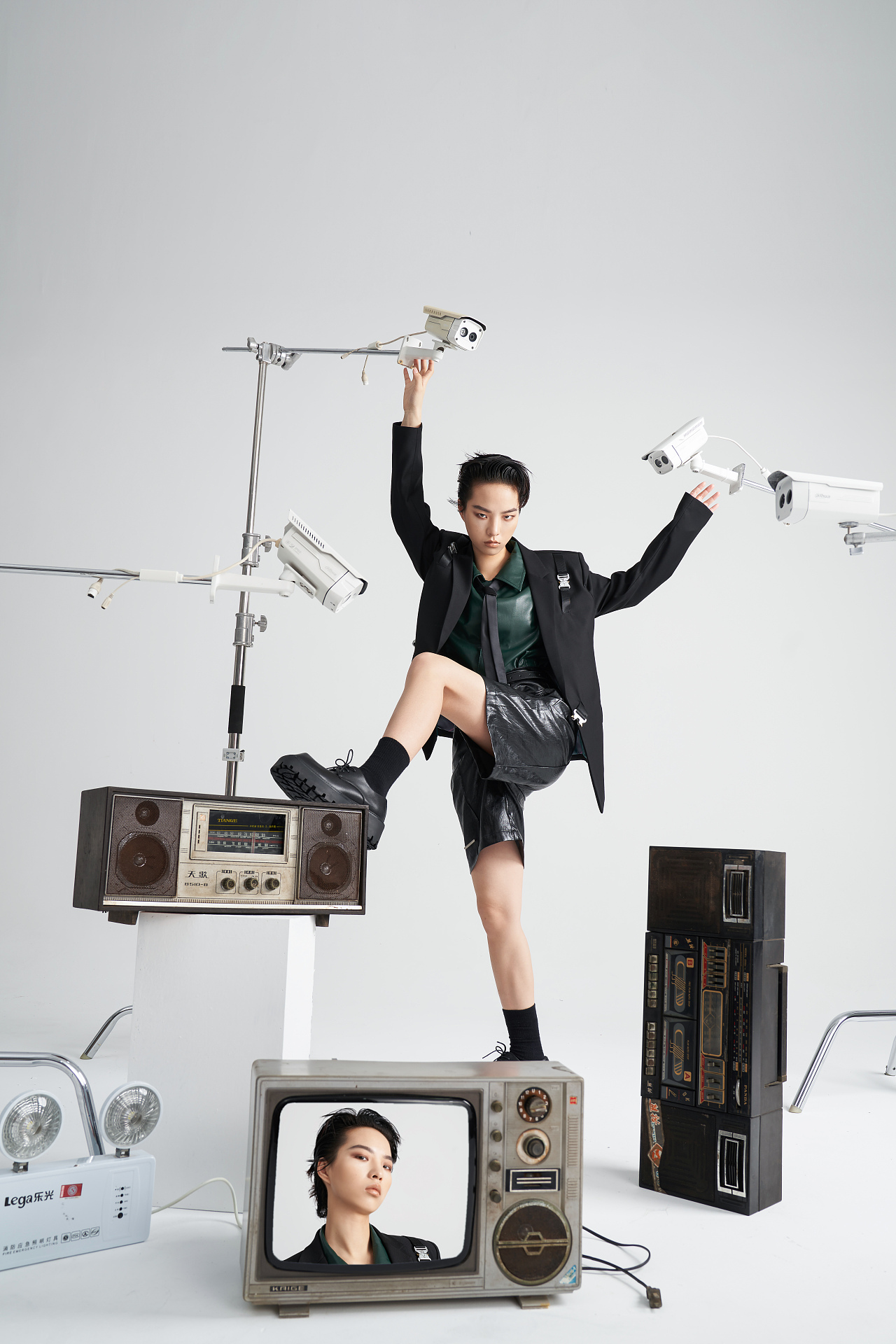 复古电视-商拍杂志（一）（图ZMzA1ODQwOTAw） - 人像摄影 - 站酷设计师QUCYPHOTO原创素材 - 站酷ZCOOL