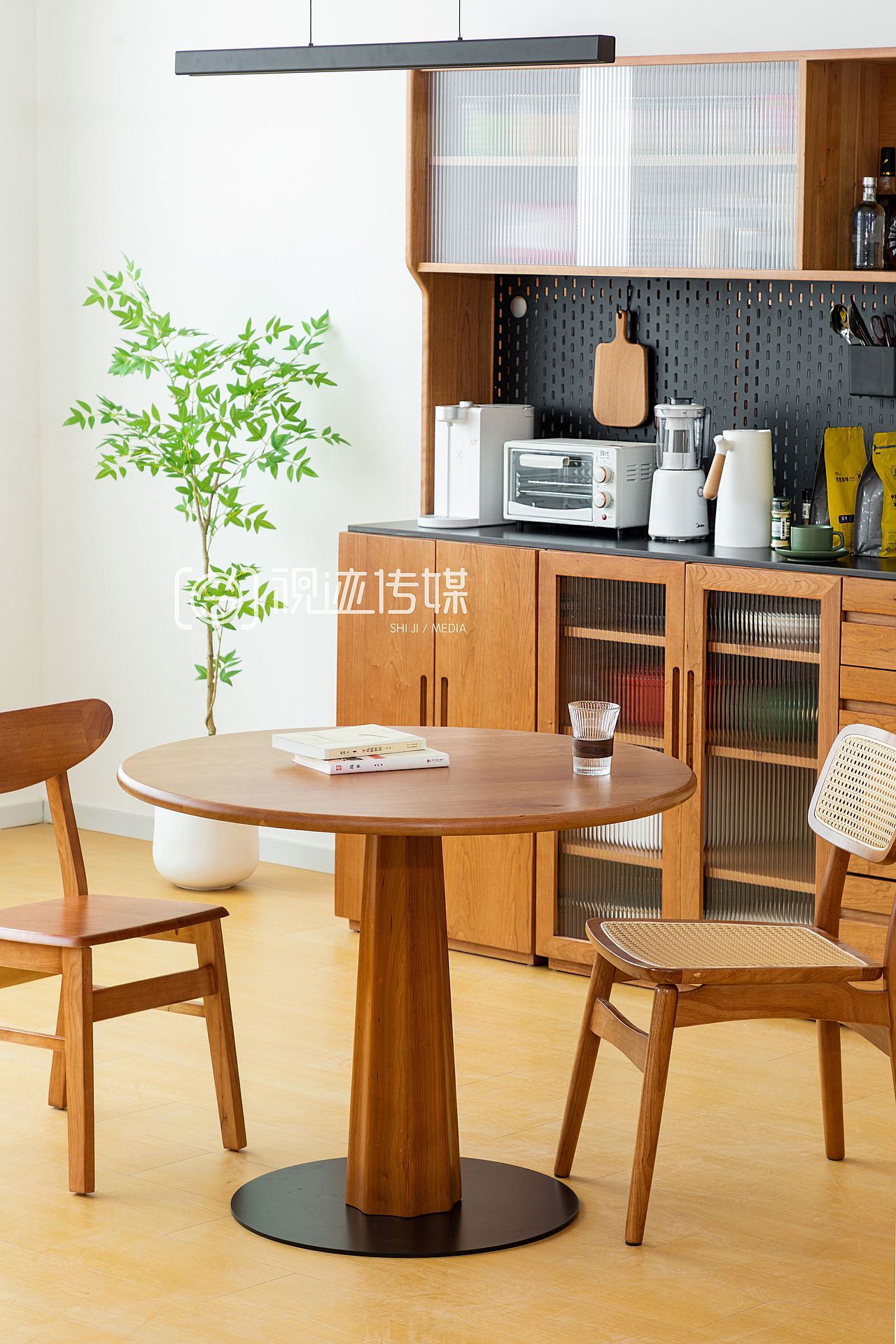 家具-餐桌-餐边柜-书柜