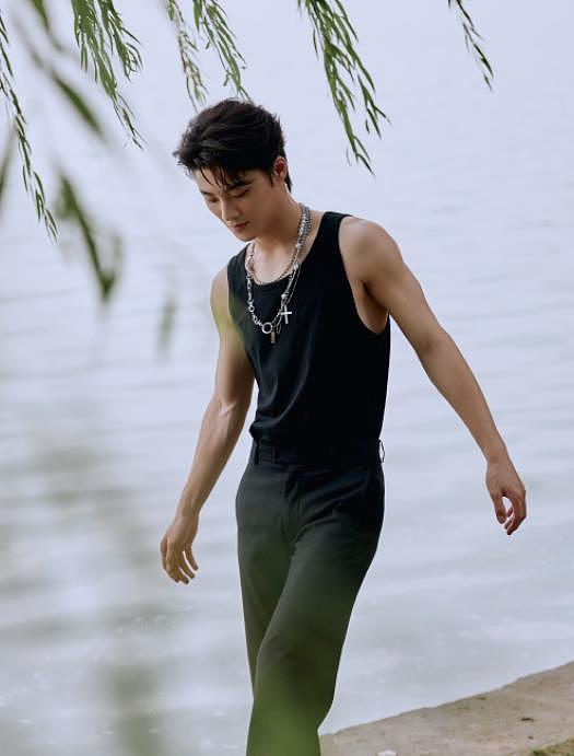 俞更寅（图ZMzEyOTA0NDc2） - 人像摄影 - 站酷设计师CL0629原创素材 - 站酷ZCOOL