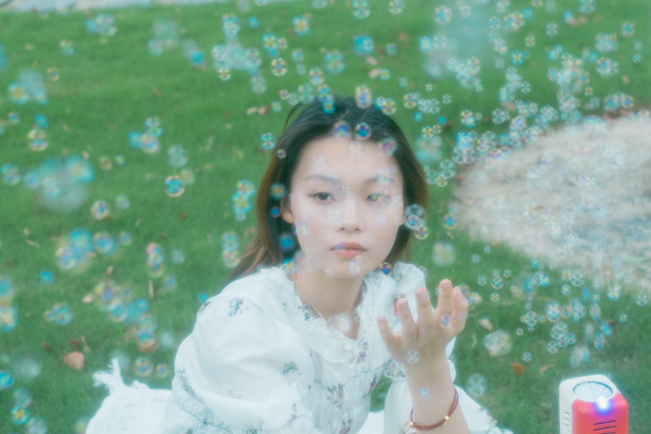 轻轻戳破盛满夏天的泡泡（图ZMzQ0Mzc4Nzk2） - 人像摄影 - 站酷设计师嗨伯内特原创素材 - 站酷ZCOOL