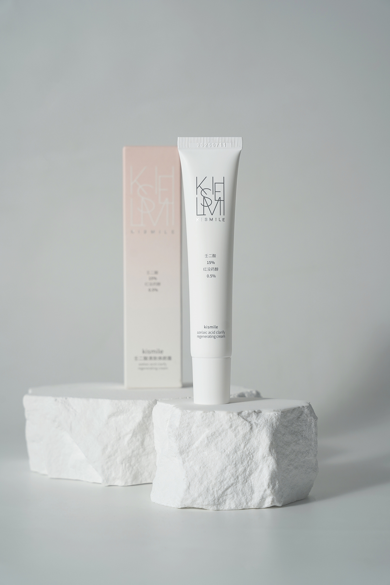 KISMILE 壬二酸 产品拍摄_李火火玩乐版站酷ZCOOL