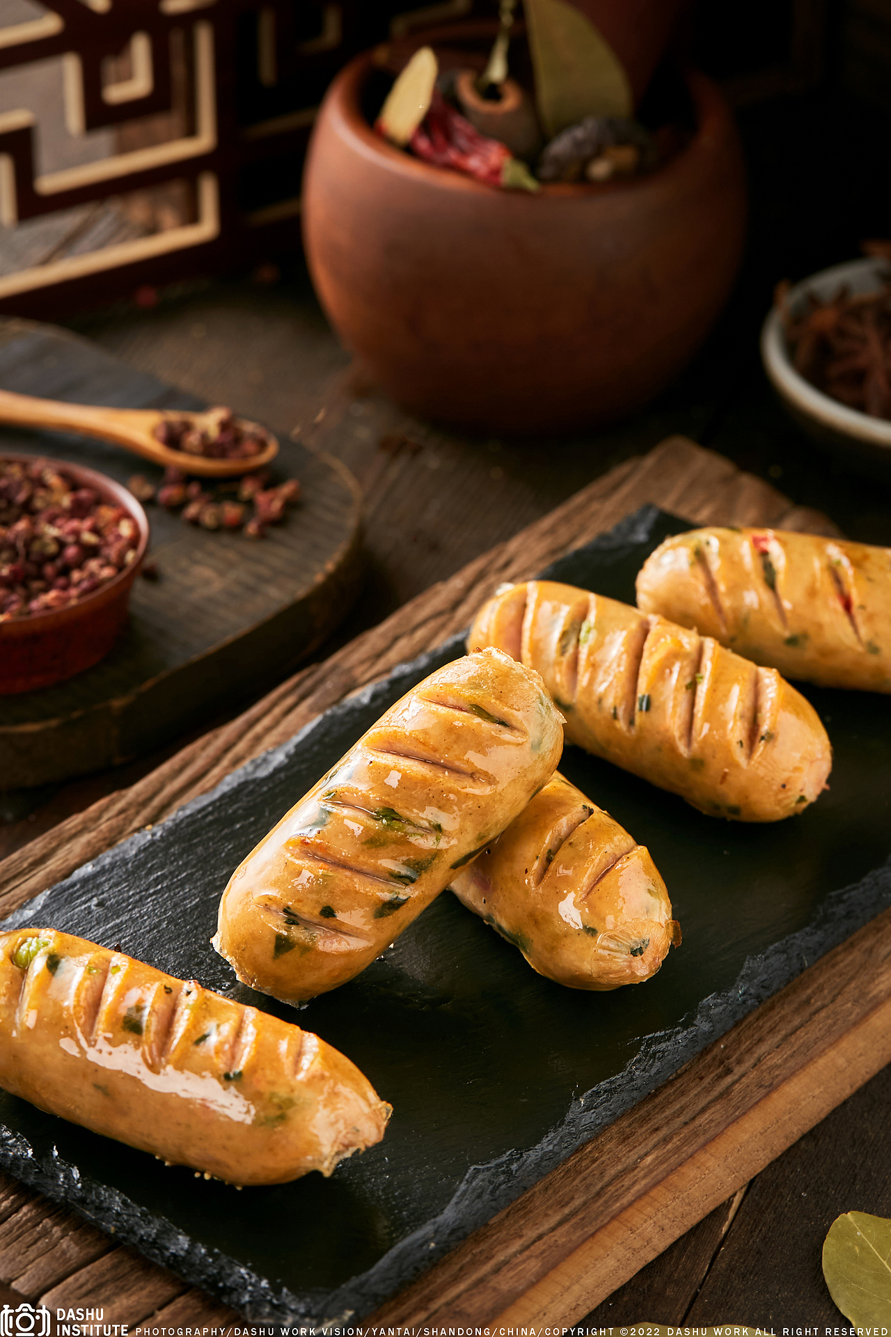 青红椒肠 | 火腿肠 | 香肠（图ZMzA1NjcyNTky） - 美食摄影 - 站酷设计师摄影小林原创素材 - 站酷ZCOOL