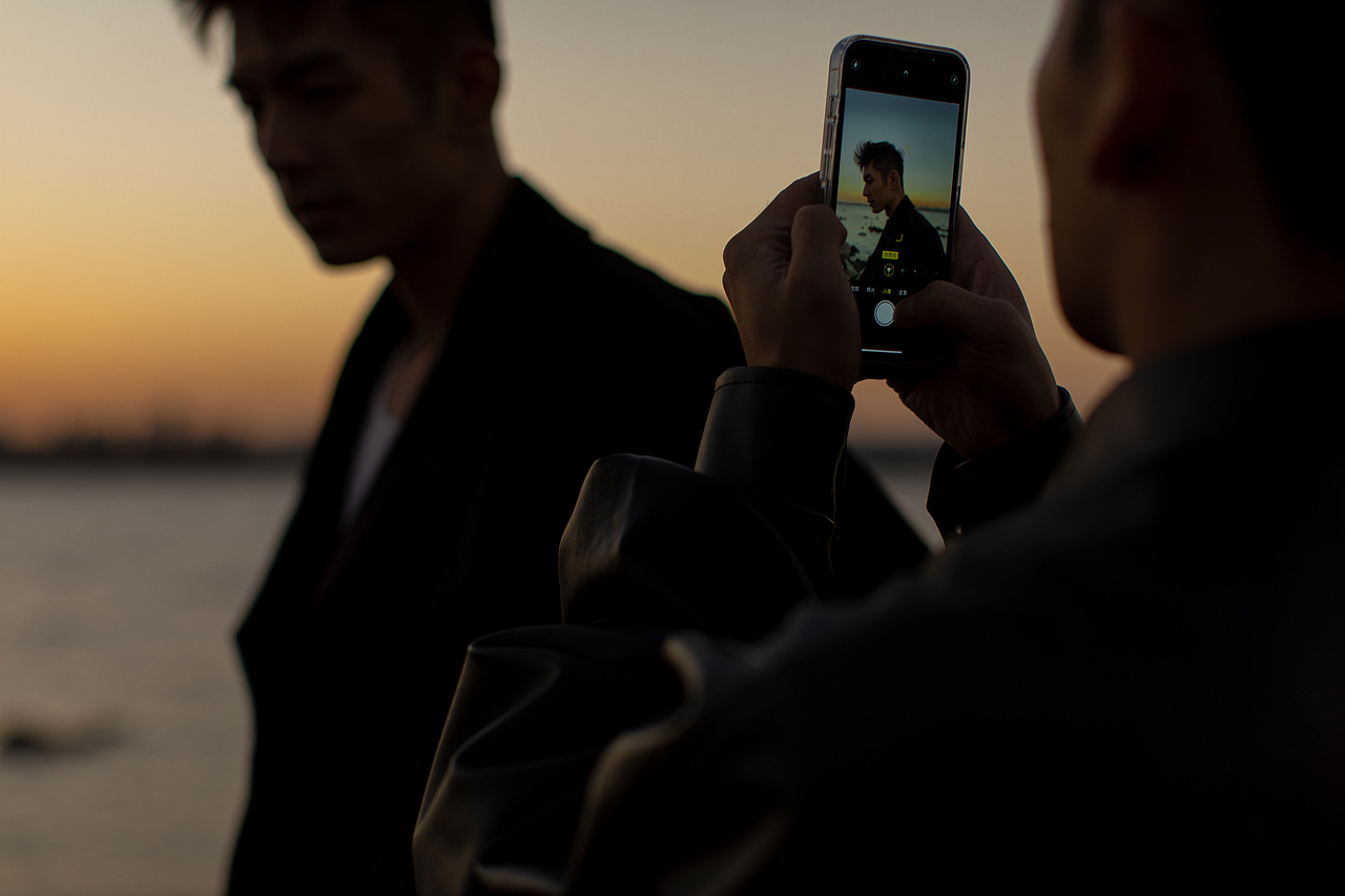 沉溺于橘色的晚风