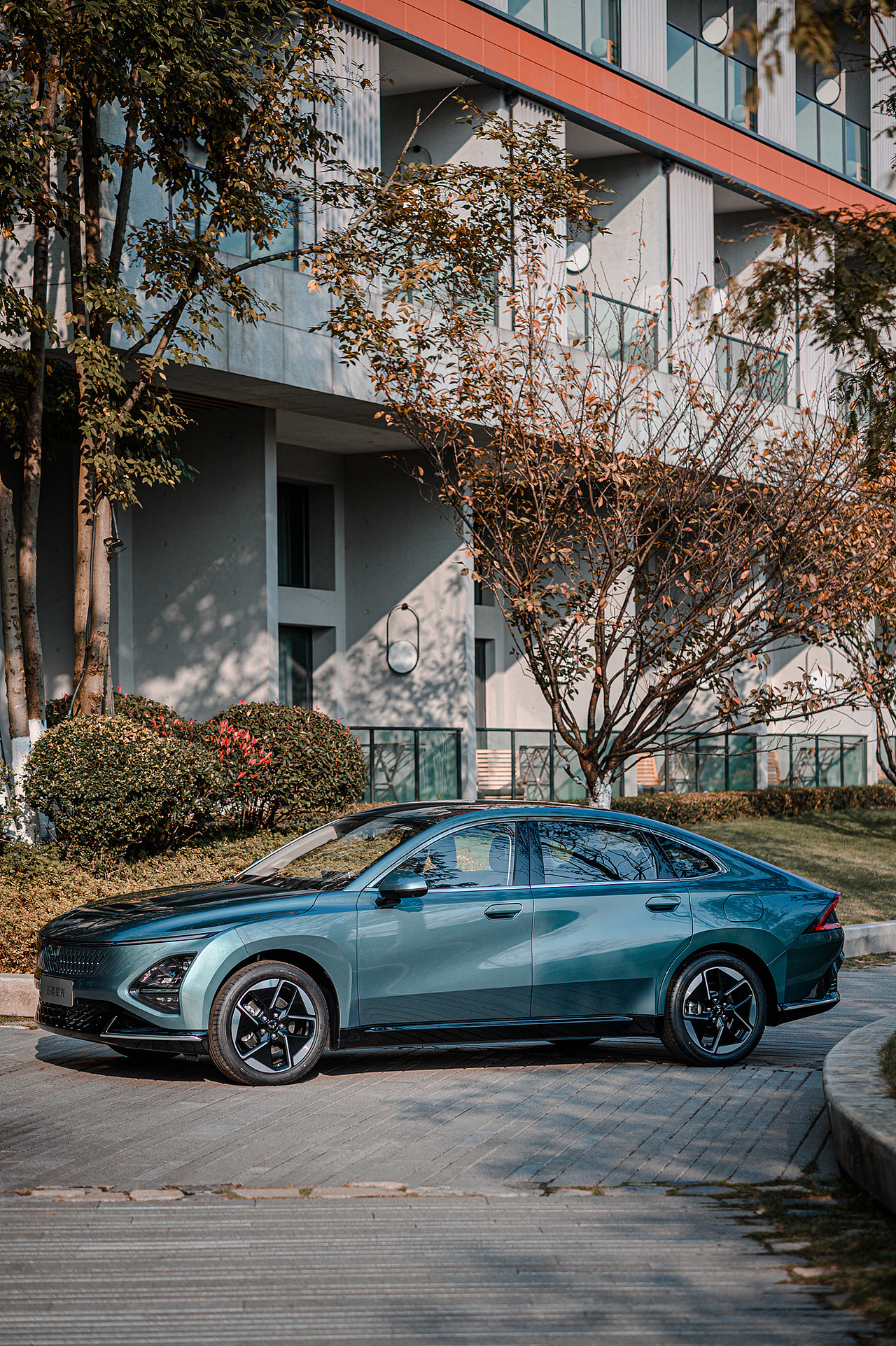 国产A7平替？五菱星光，超A级大溜背轿跑（图ZMzUzNzQwNTky） - 产品摄影 - 站酷设计师蜘蛛MX原创素材 - 站酷ZCOOL