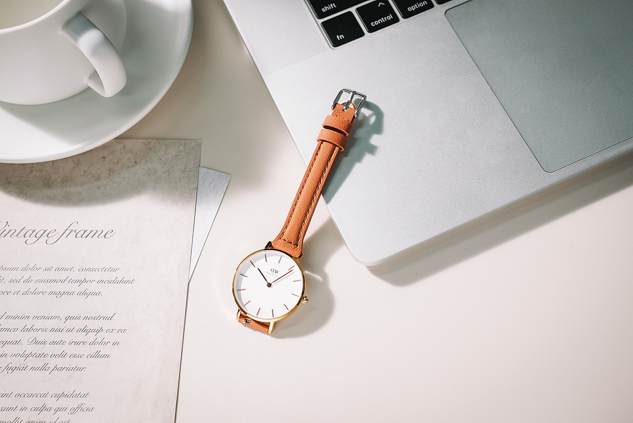 亚马逊 | 女性表带场景图视频 X HOLO（图ZMzMwODgxNDQ4） - 产品摄影 - 站酷设计师摄影师HOLO原创素材 - 站酷ZCOOL